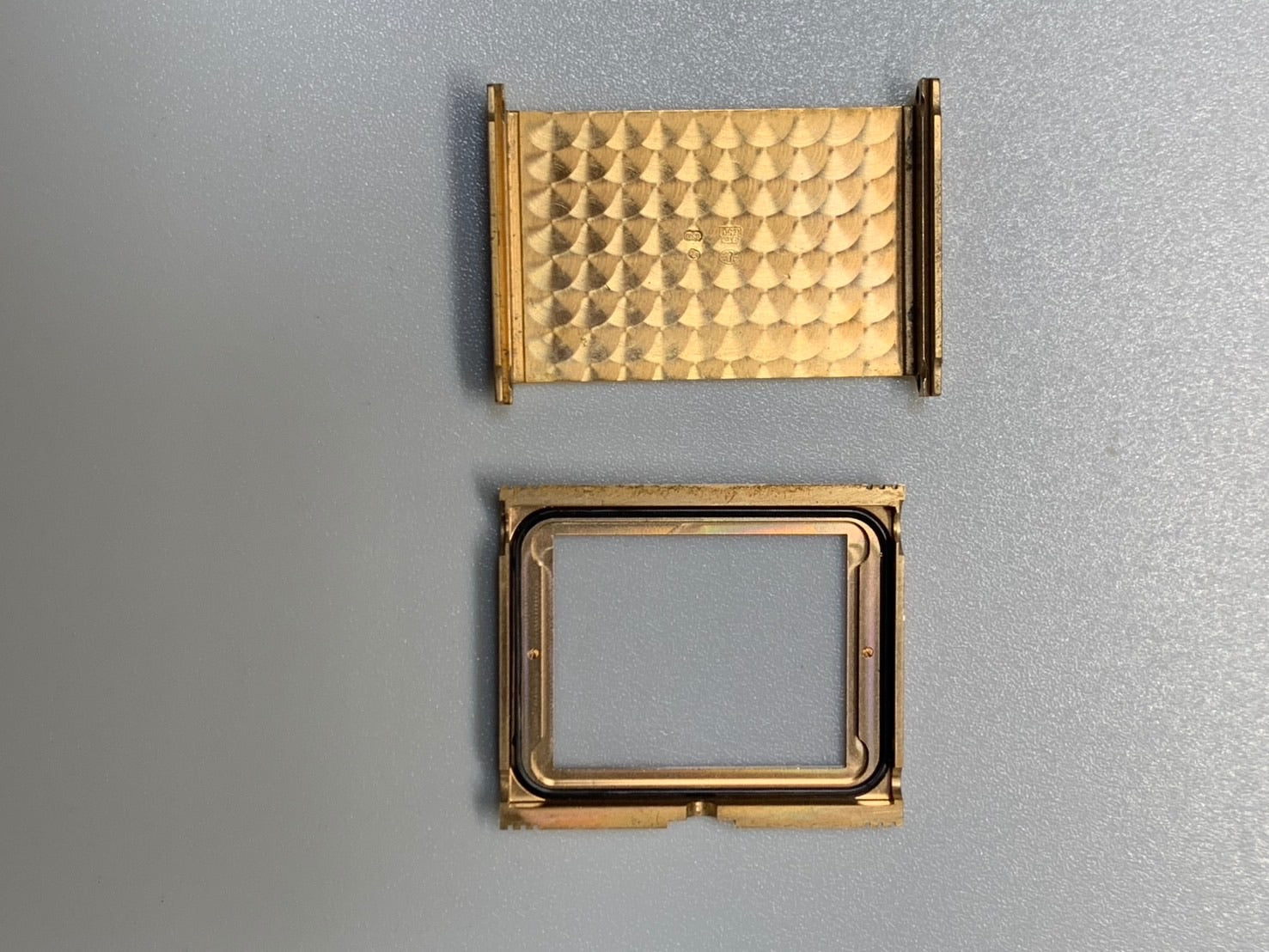 ジャガー・ルクルト グランド レベルソ 273.2.04 / Q3732420 手巻き Cal.976 750PG JEAN ROUSSEAU社革ベルト 純正バックル(750PG)シルバーアラビア文字盤 箱 冊子 保証書 タグ オーバーホール済み