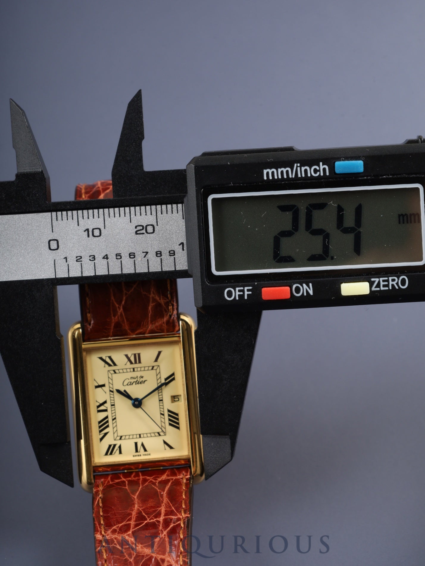 カルティエ マストタンク GM（XL） W1017454 / 2413 クォーツ Cal.687 SV925 革 純正Dバックル（GP）アイボリーローマン文字盤 （SWISS MADE表記） 箱 冊子 オーバーホール済み