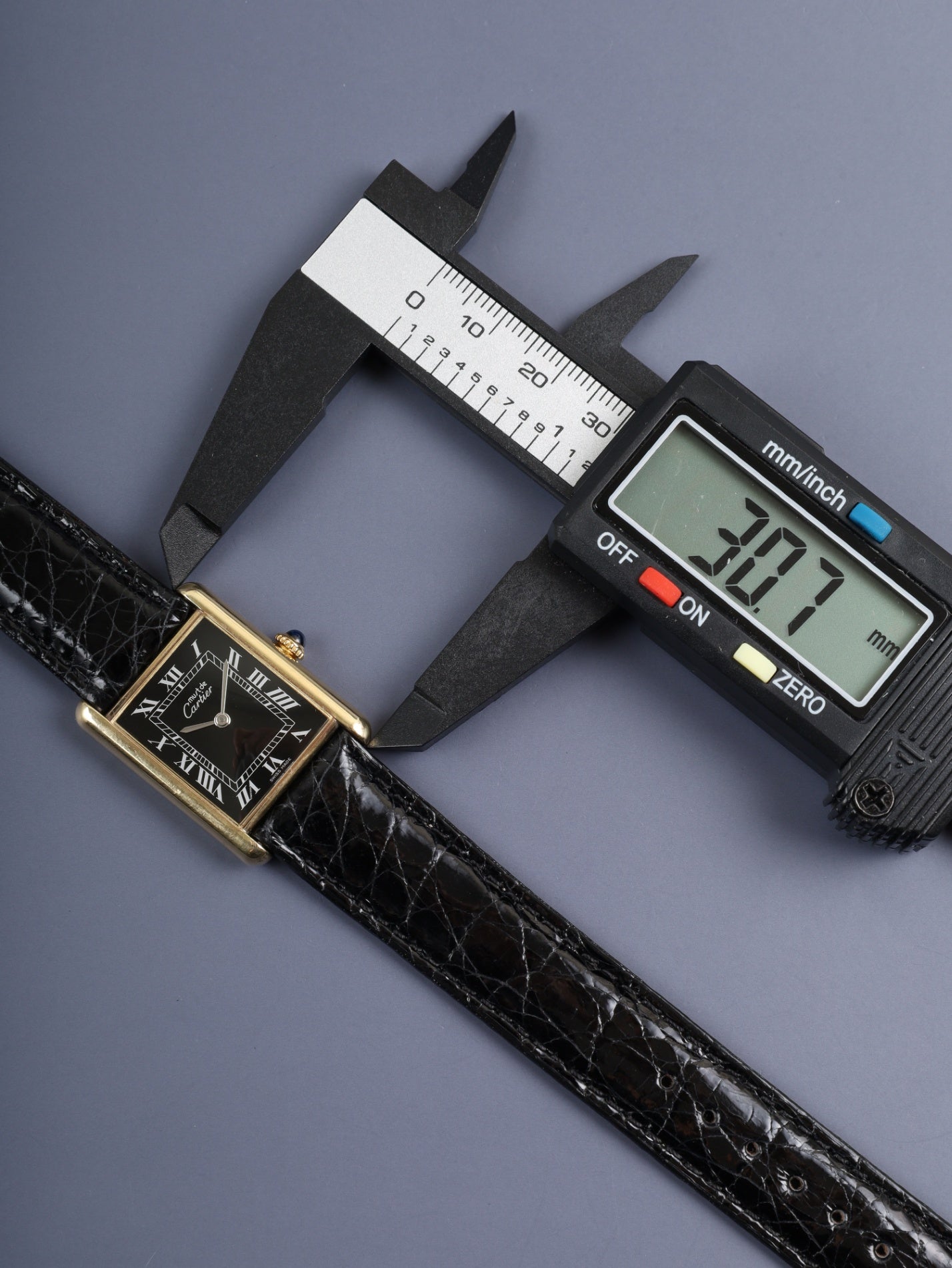 カルティエ マストタンク LM 手巻き Cal.78-1 SV925 革 純正ピンバックル（GP） ブラックローマン文字盤（SWISS MADE表記）カルティエブティックにてコンプリートサービス（フルメンテナンス）済み