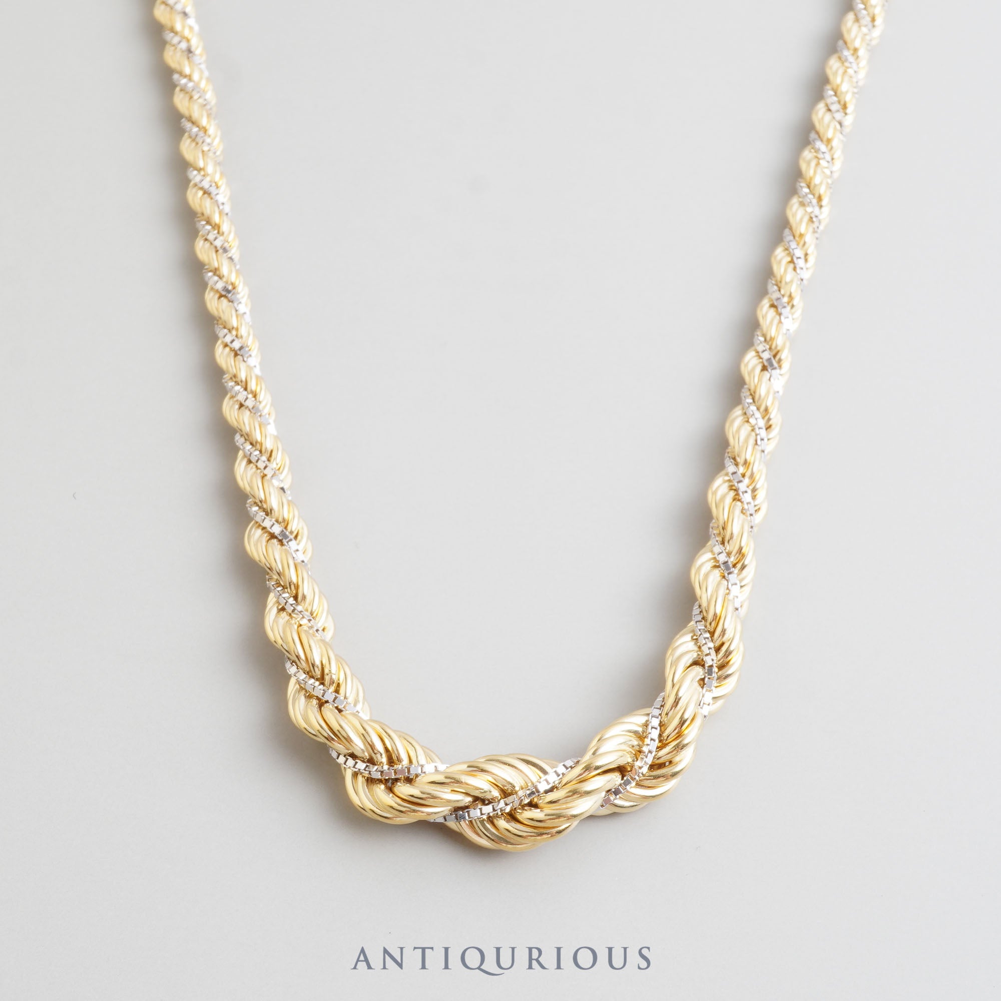 UNOAERRE necklace long chain