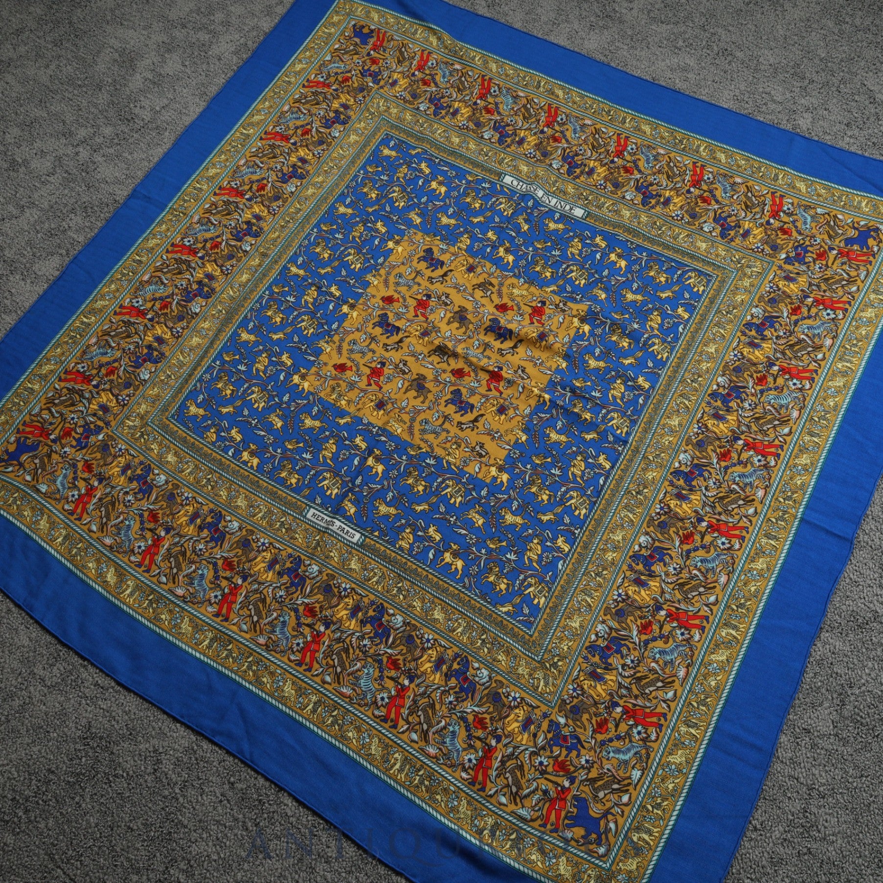 エルメスのカレ（ポケットチーフ）（HERMES）| 東京銀座のヴィンテージ