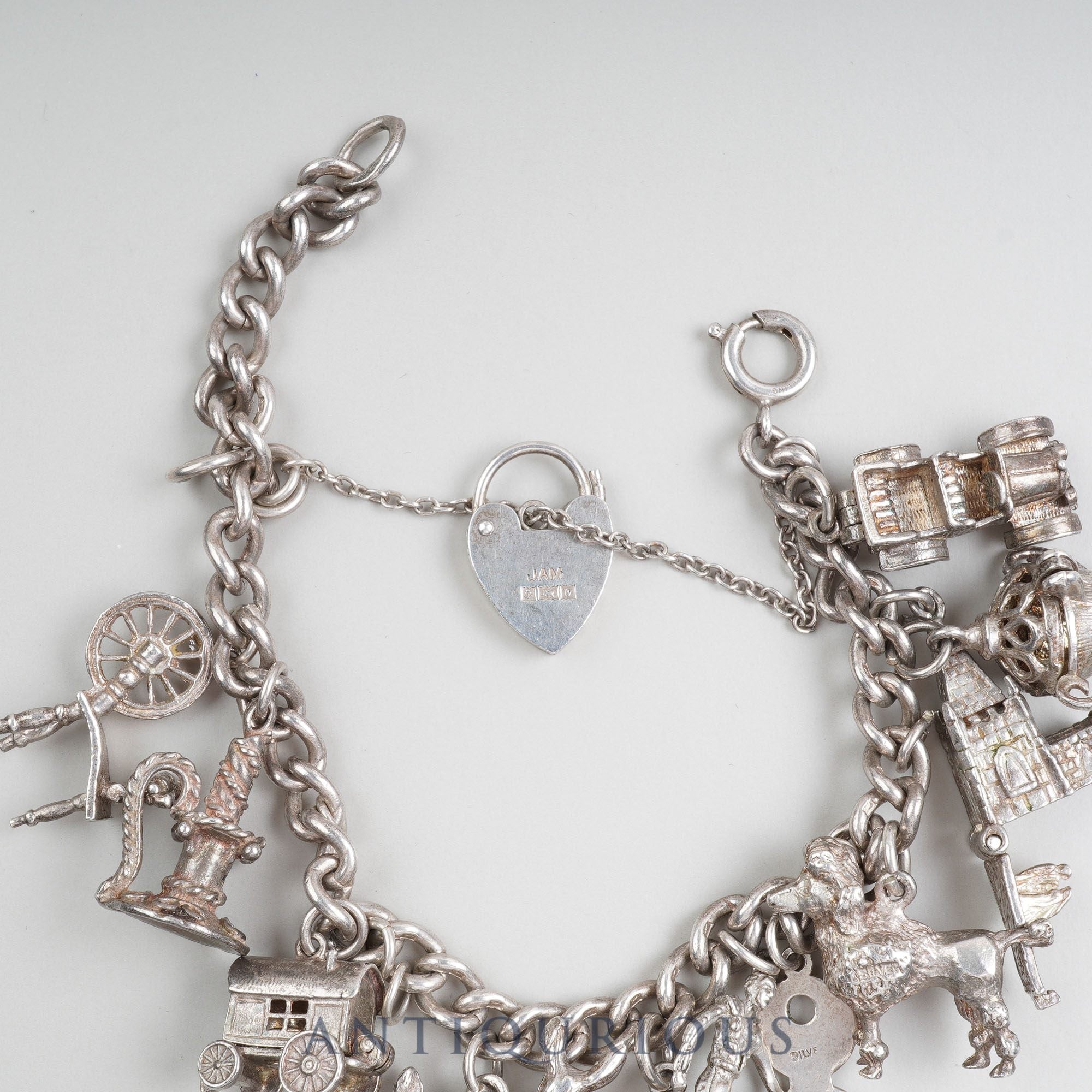 NUVO Bracelet Vintage Charm