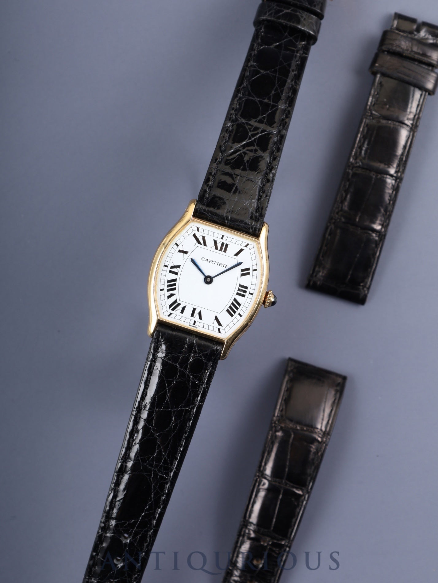 カルティエ トーチュ LM 10712 手巻き Cal.7001（プゾー）750YG 革 純正尾錠（750YG）ホワイトローマン文字盤（PARIS表記）  純正革ベルト オーバーホール済み