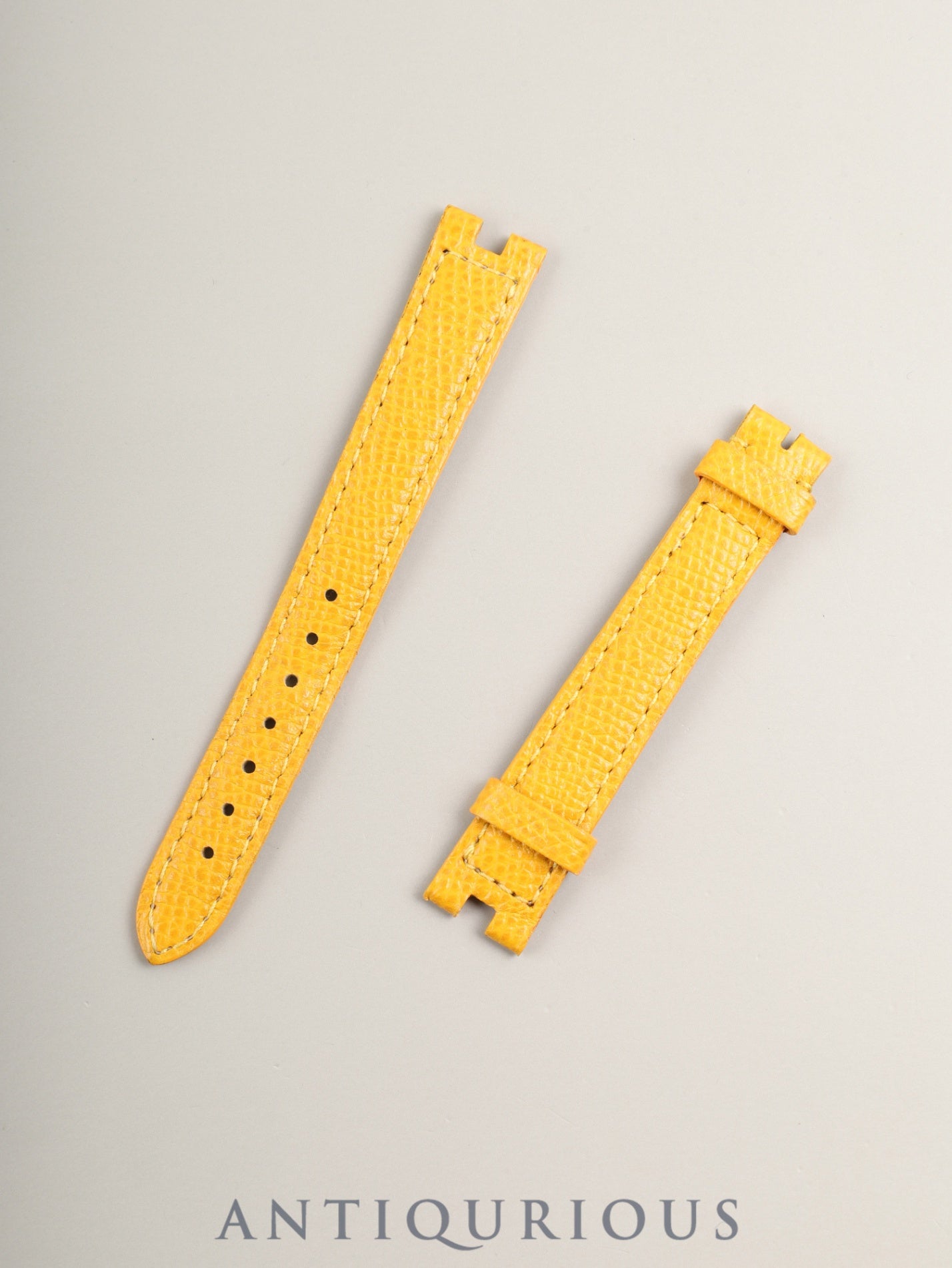 Cartier Vendôme Trinity VLC SM 81004 Quartz Caliber 690 750 with genuine leather strap and genuine buckle (GP). White Roman dial with genuine strap. (Unused) Overhauled.