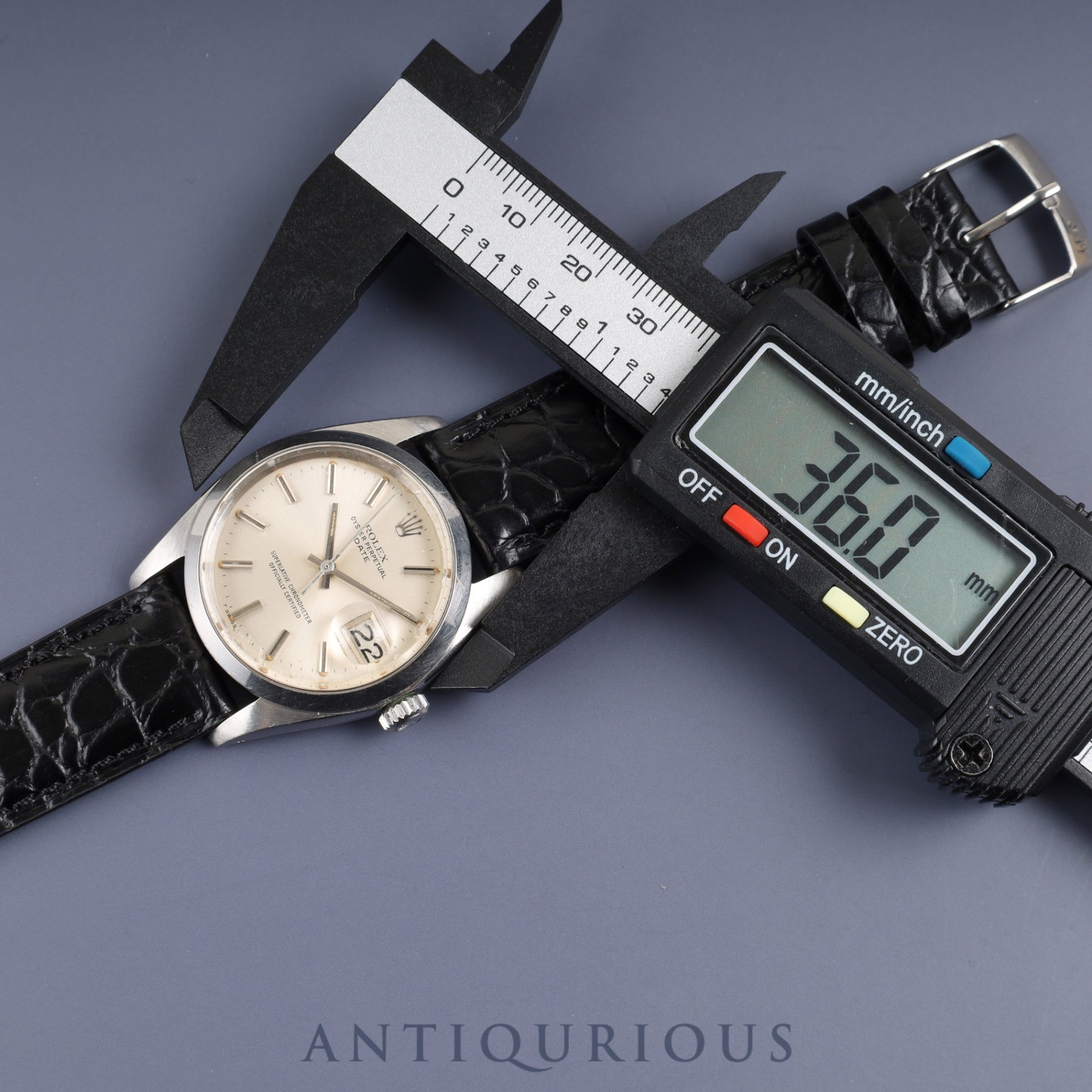 ロレックス  オイスターパーペチュアルデイト 1500 自動巻き Cal.1570 SS 革 社外尾錠（SS）シルバー文字盤 36mm 53番台（1977年）オーバーホール済み