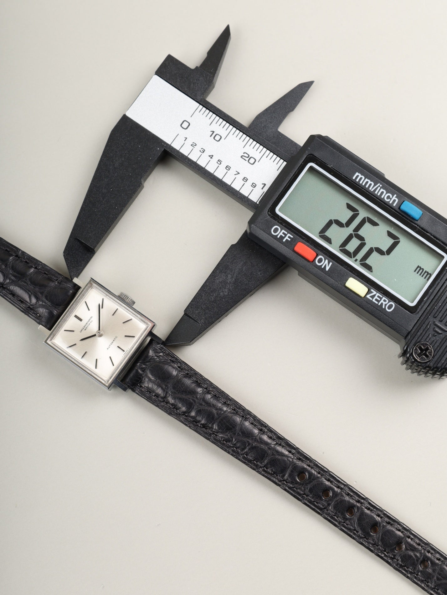 IWC オールドインター スクエア R2305 自動巻き Cal.44 SS 革 純正ピンバックル（SS）シルバー文字盤 オーバーホール済み アイダブリュシー
