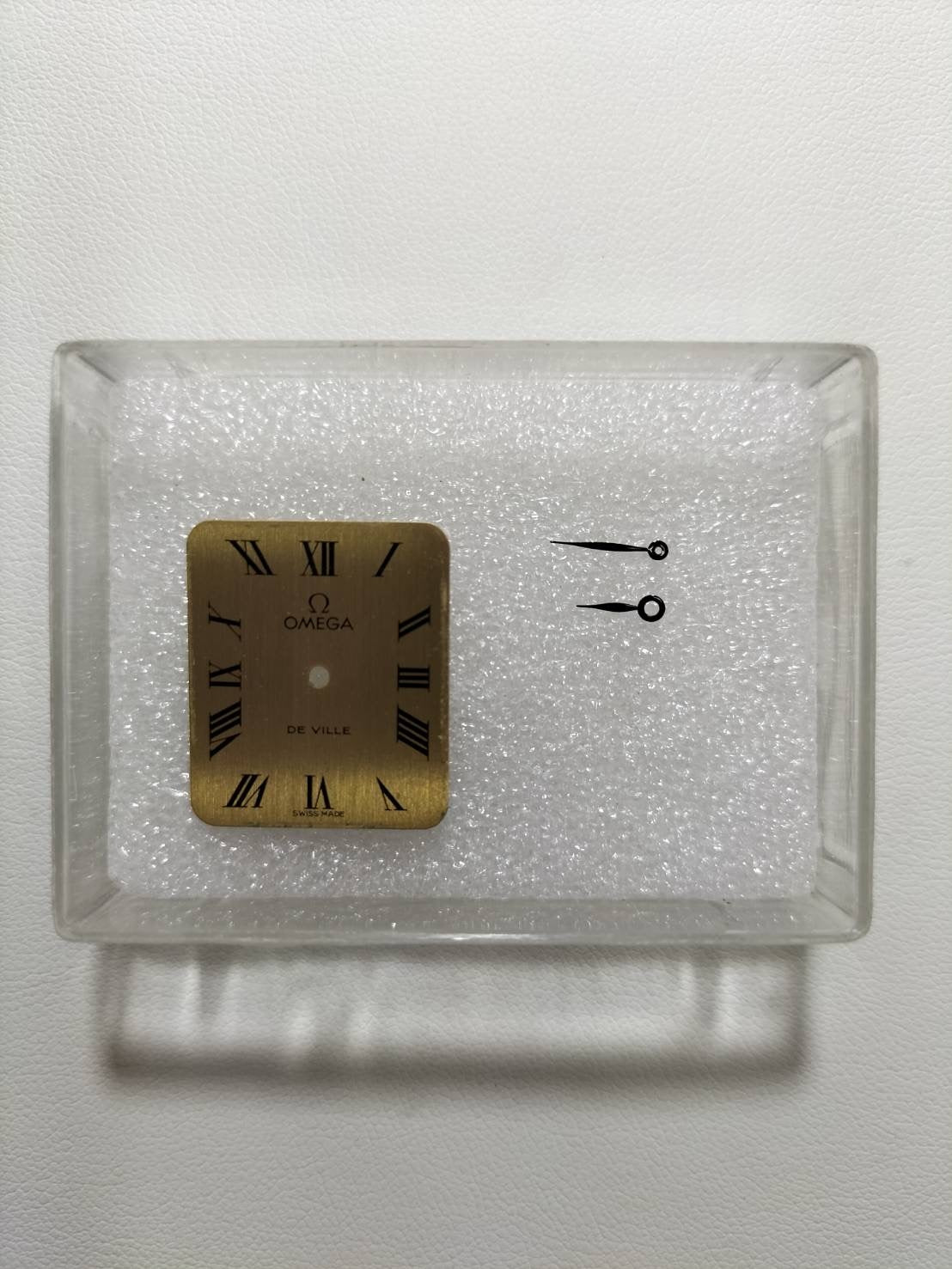 オメガ デ・ヴィル 511.0404 手巻き Cal.625 GP 革 純正ピンバックル（GP）ゴールド文字盤（SWISS MADE表記）  1972年 オーバーホール済み