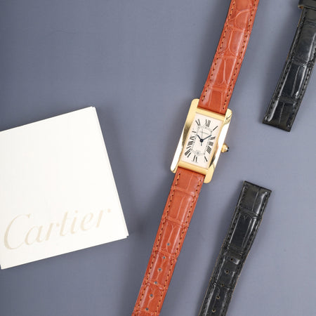 カルティエ タンクアメリカン MM W2603556 / 2483 自動巻き Cal.077 750YG 純正革ベルト 純正ピンバックル（750YG）ホワイトローマン文字盤（SWISS MADE表記） 冊子 純正レザーベルト付き オーバーホール済み