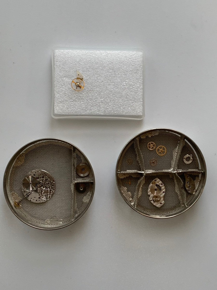 ピアジェ ラウンド 9035N 手巻き Cal.9P2 750 革 純正尾錠（GP） ホワイト文字盤 32mm 保証書 オーバーホール済み