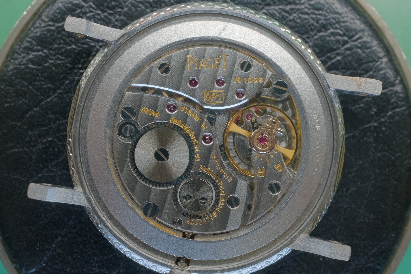 ピアジェ ラウンド 9026 手巻き Cal.9P1 750 革 純正尾錠（750） ホワイトローマン文字盤 30mm 箱 ケース 保存袋 オーバーホール済み