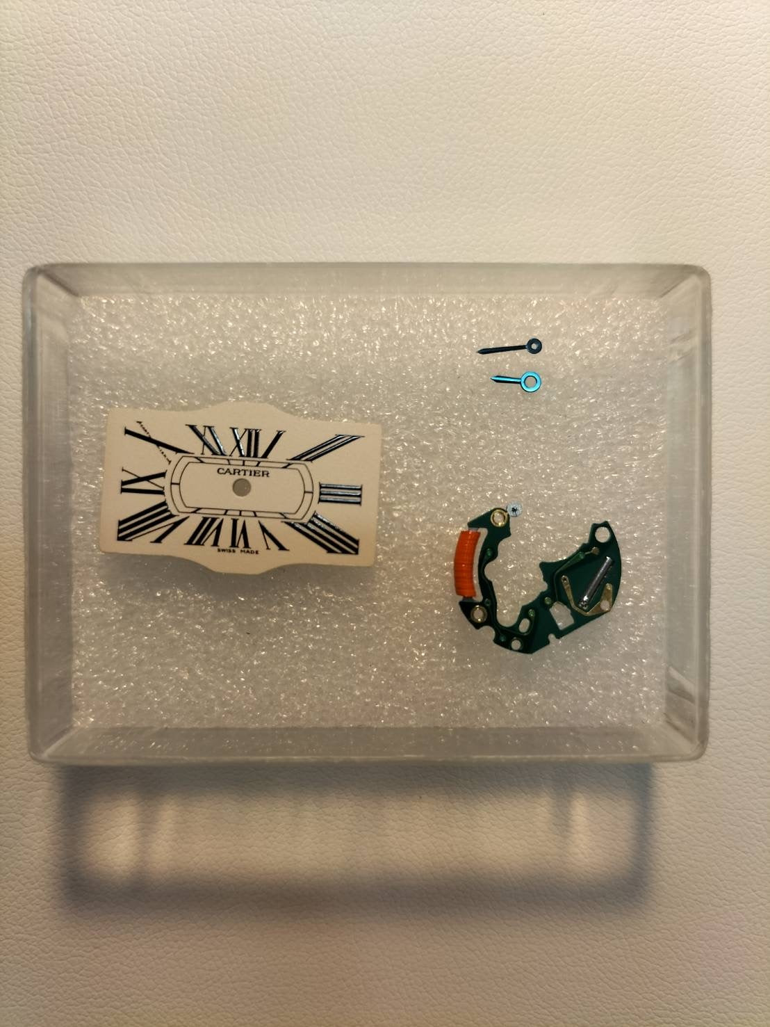 カルティエ タンク ディヴァン ミニ W6300255 / 2599 クォーツ Cal.157 SS 革 社外ピンバックル（SS）シルバーローマン文字盤 オーバーホール済み