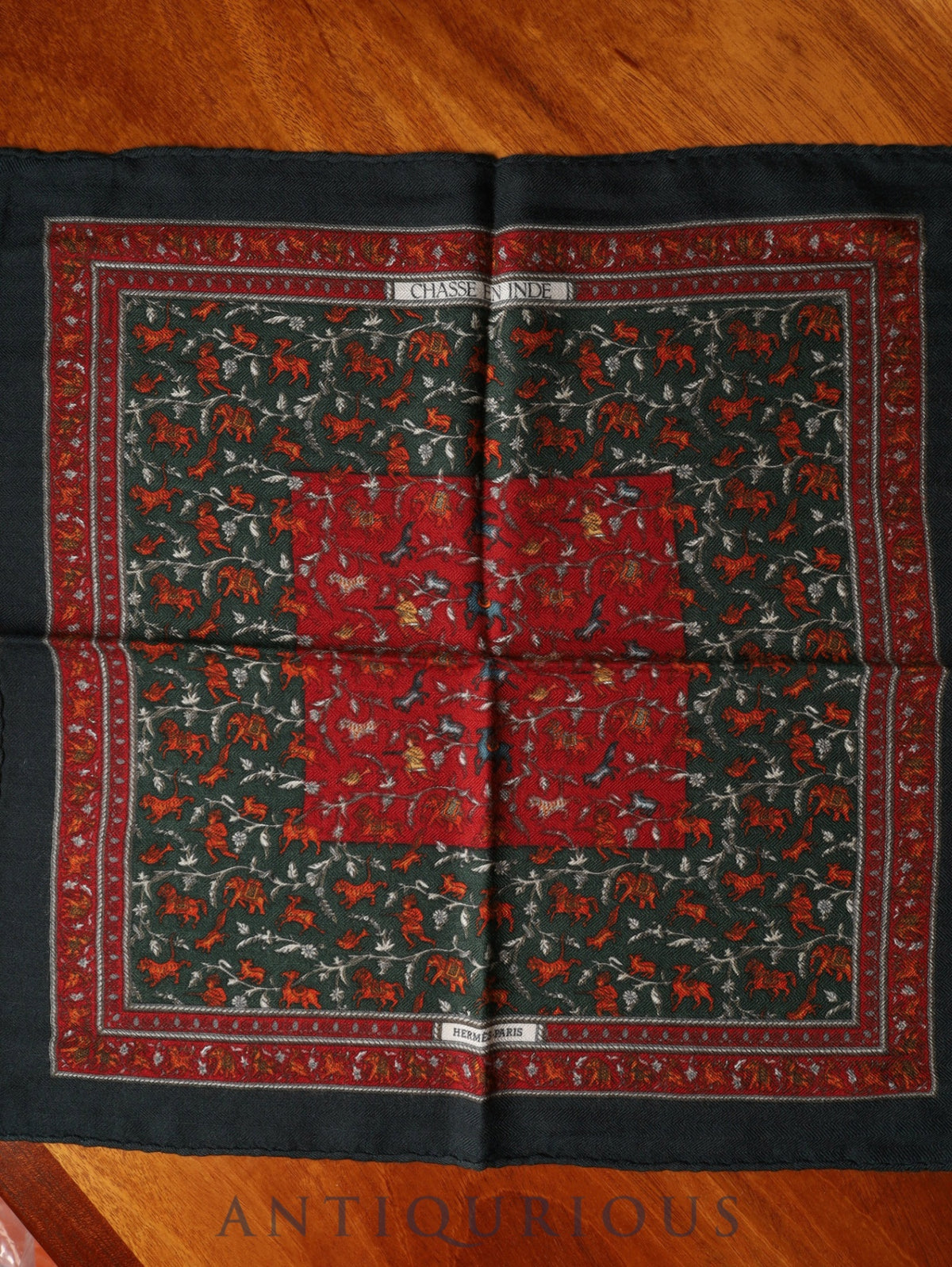 エルメス スカーフ カレ45 インドの狩猟 カシミア 65% / SILK 35%