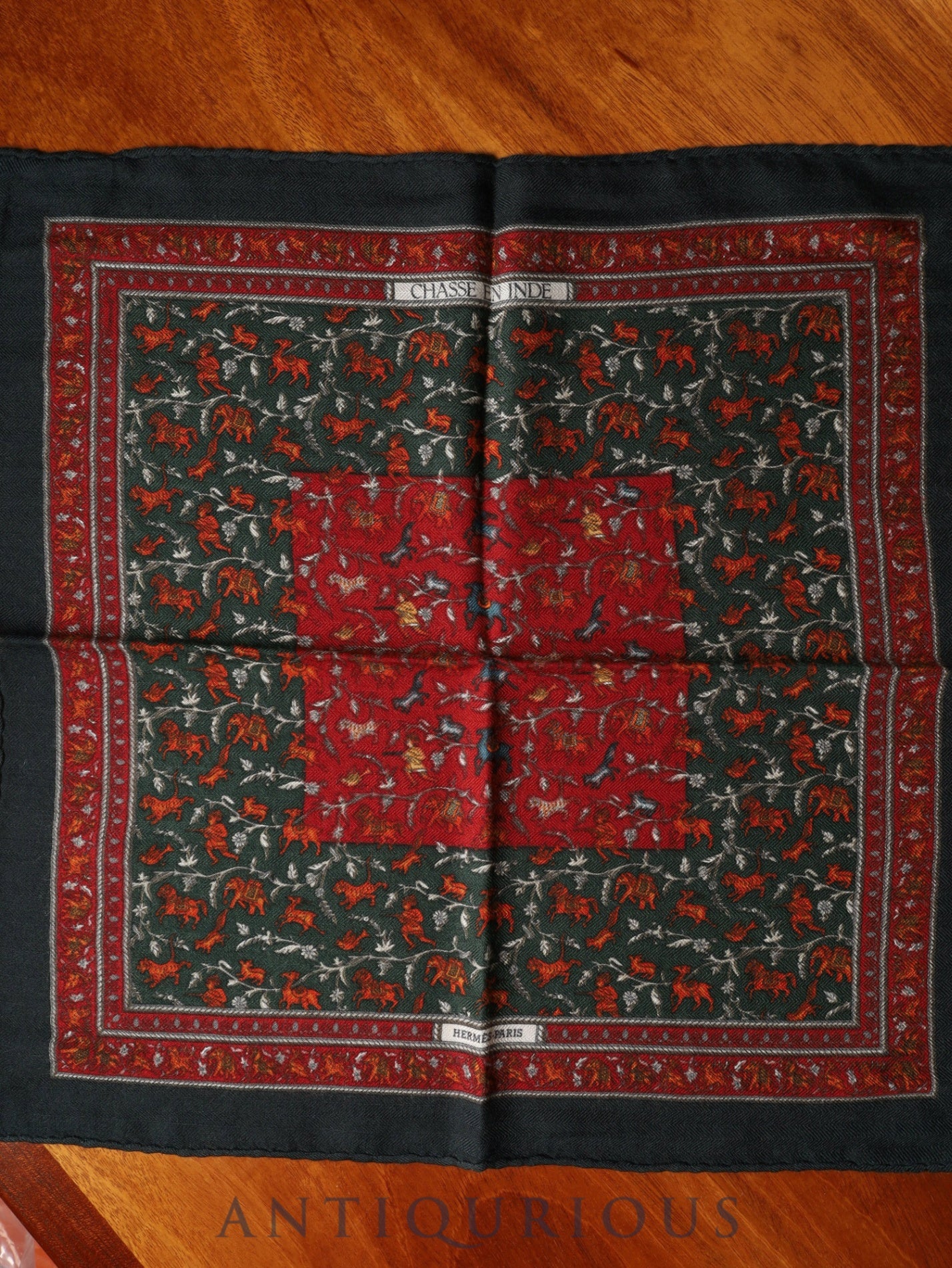 エルメス スカーフ カレ45 インドの狩猟 カシミア 65% / SILK 35%