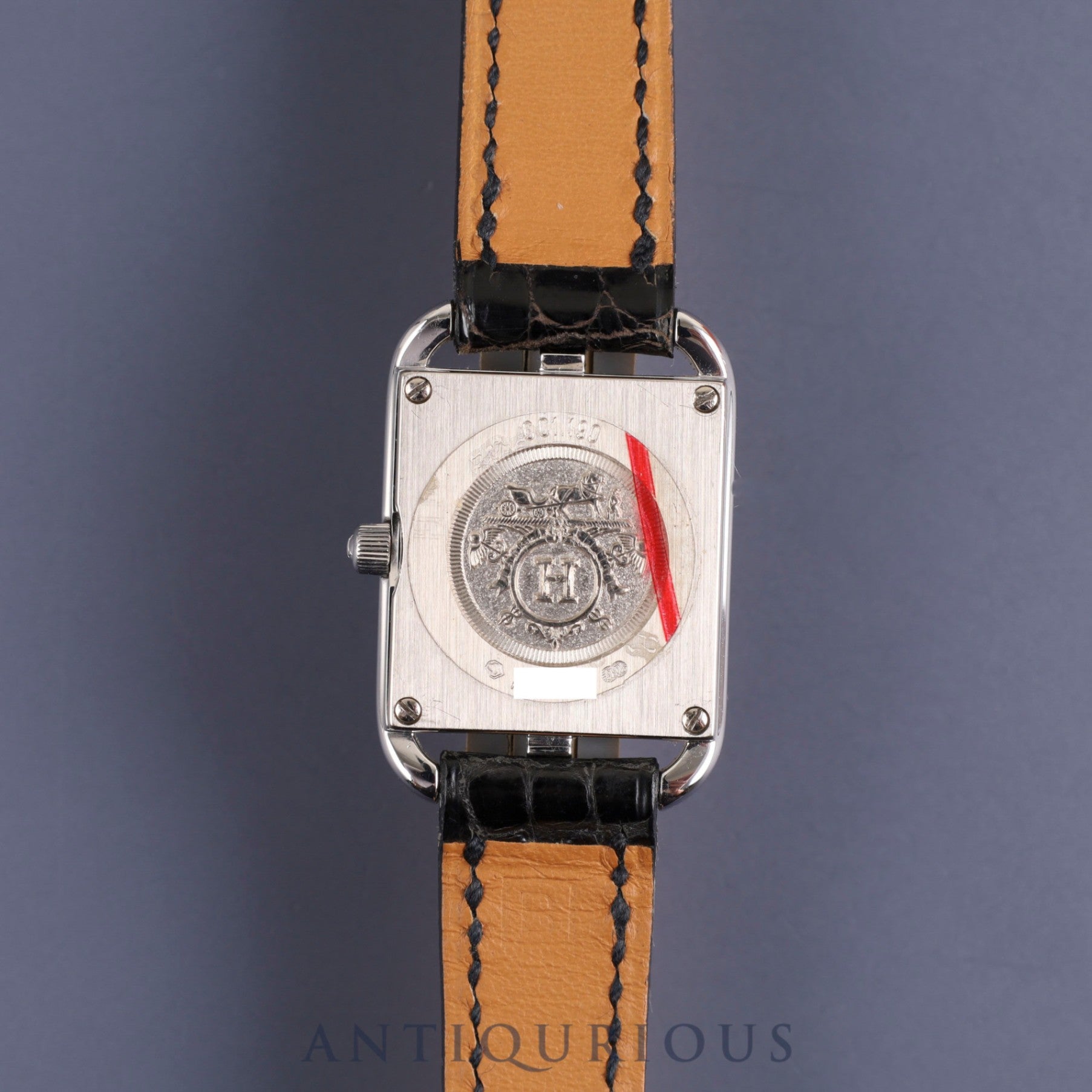 Hermes Cape Cod CC1.190 Quartz Cal.976.001 750 Genuine leather strap Genuine buckle (750) Shell dial 19 x 27 mm Box Warranty card (details not listed) Overhauled