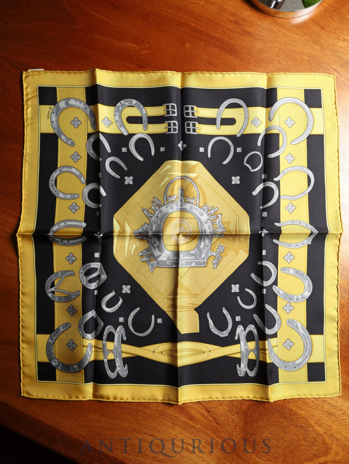 エルメス スカーフ カレ45 Porte-Bonheur 幸運のお守り SILK100% タグ