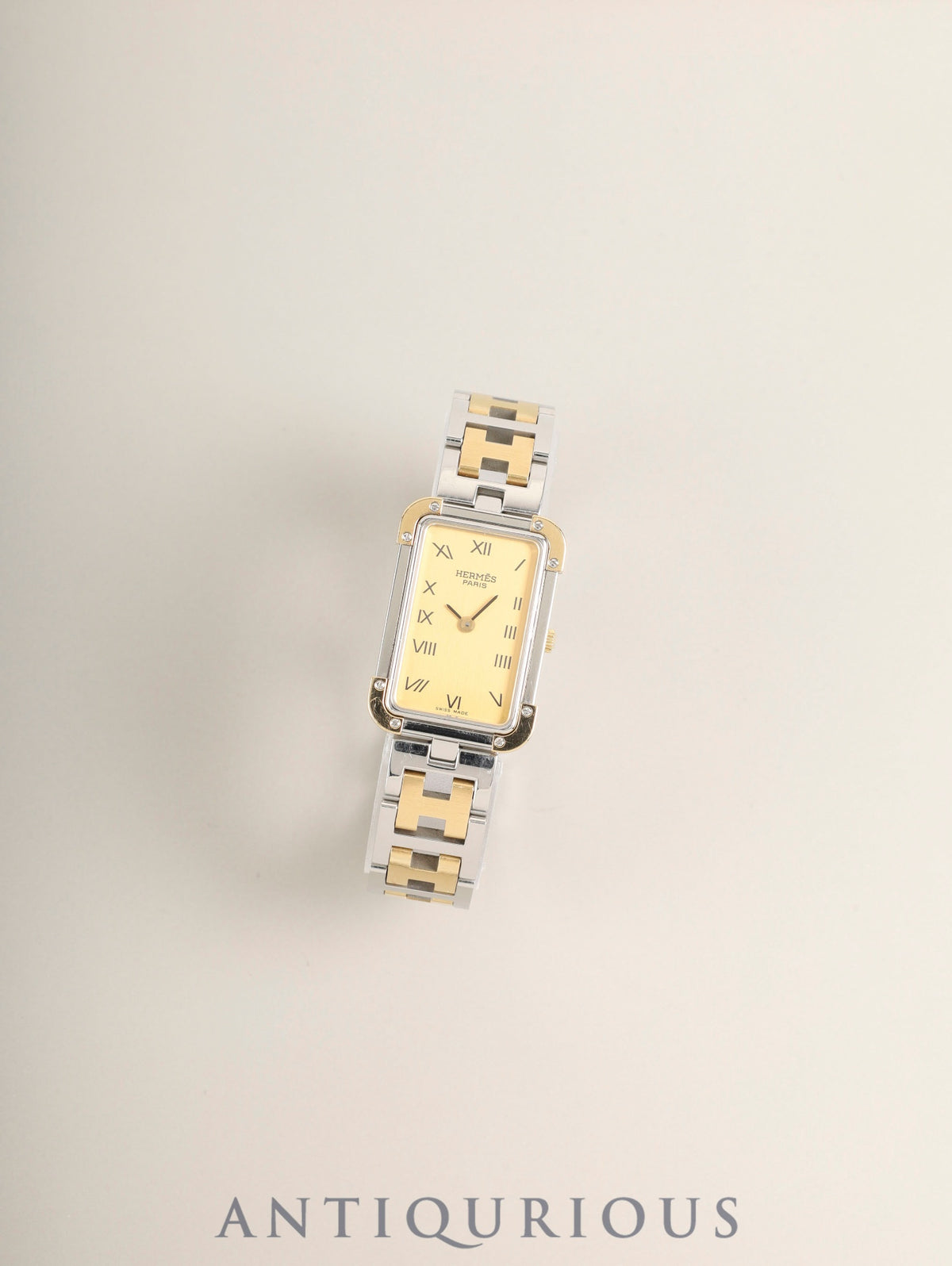 エルメス クロアジュール CR1.220.430 / 3760 クォーツ Cal.976.001 SS/GP SS/GP ゴールド文字盤（SWISS MADE表記） 箱 冊子 保証書（2012年） オーバーホール済み