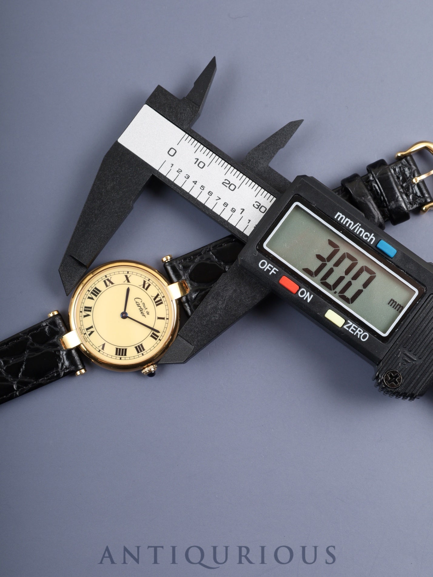 カルティエ マスト ヴァンドーム VLC LM 590003 クォーツ SV925 革 純正尾錠（GP）アイボリーローマン文字盤 カルティエブティックにてコンプリートサービス（フルメンテナンス）済み