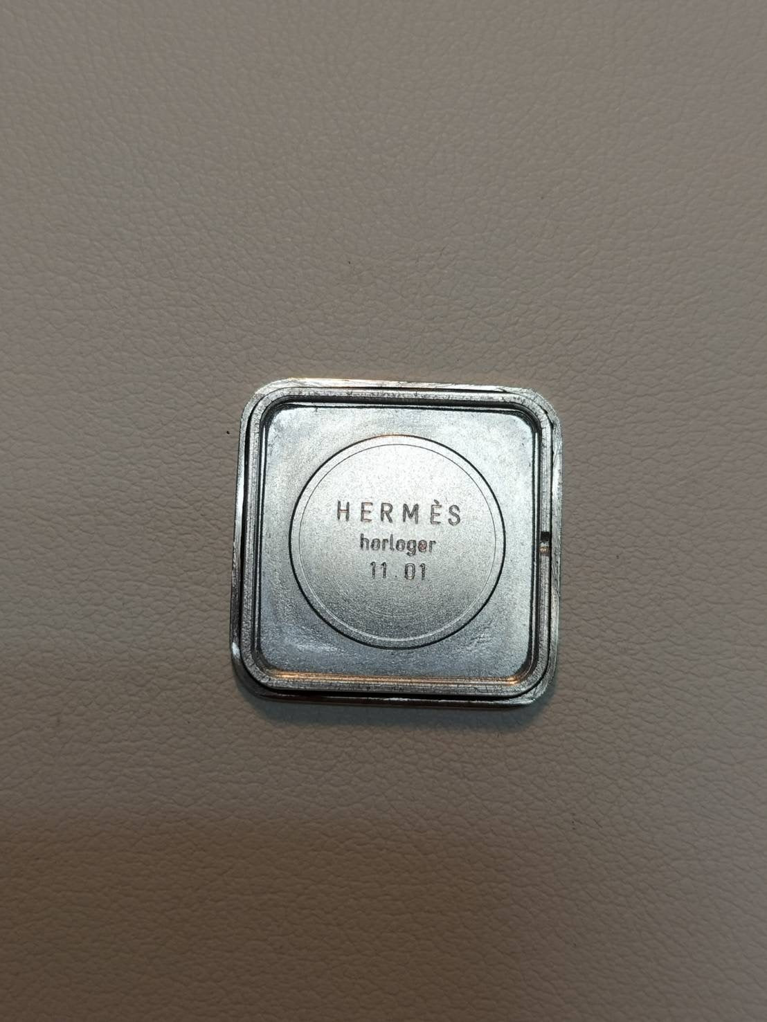 Hermès Medor 11.01 Quartz Cal. 976.001 GP Genuine Leather Strap (◯V Stamp: 1992) Genuine Buckle (GP) White Dial Overhauled