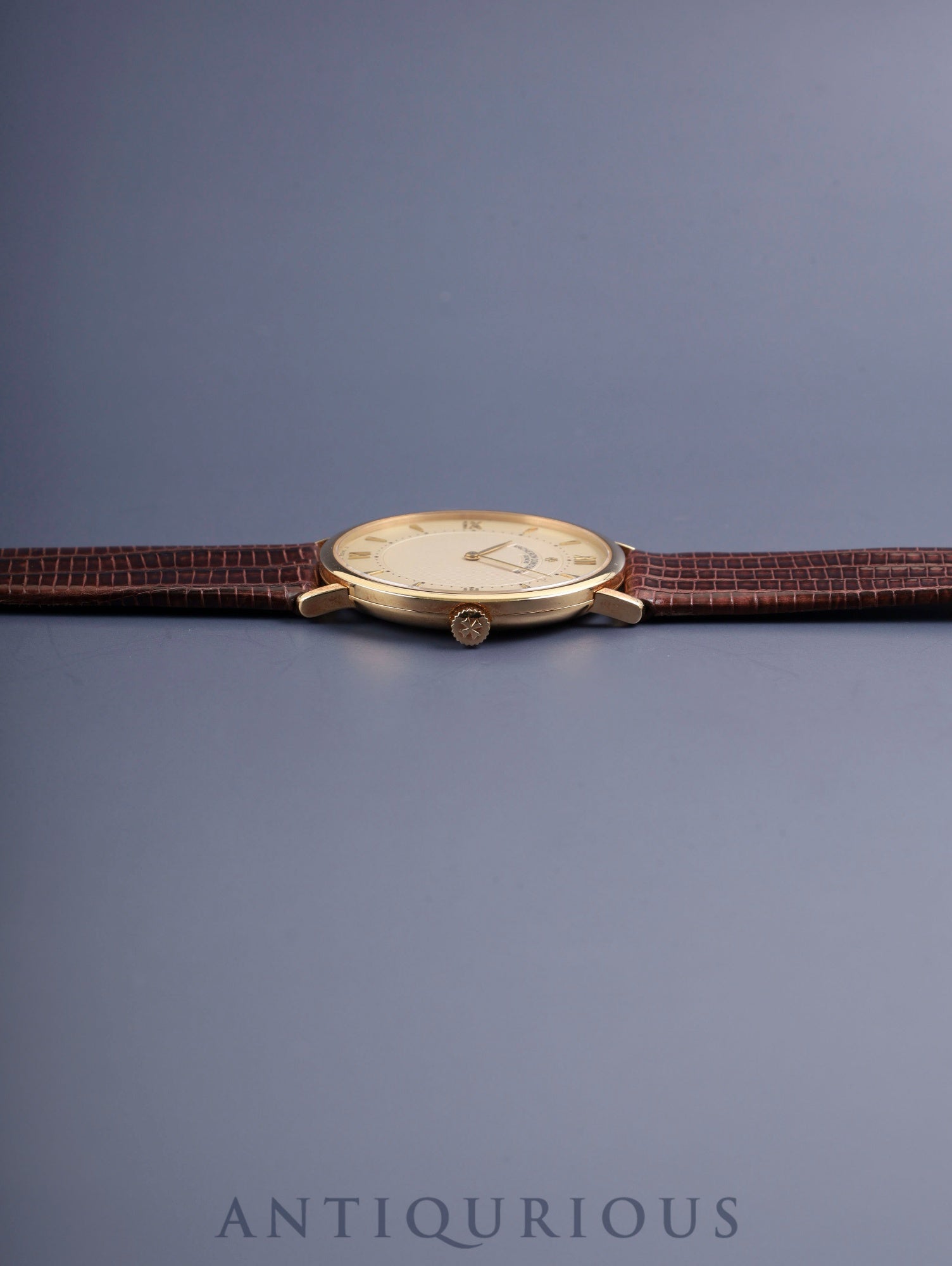 ヴァシュロン・コンスタンタン エッセンシャル 31039/1 手巻き Cal.1132.2 750 革 純正尾錠（750） シャンパン文字盤 オーバーホール済み