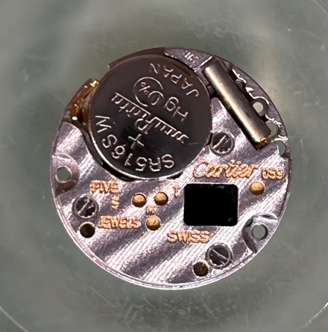 カルティエ タンク バスキュラント MM 2405 クォーツ Cal.059 SS 革 純正ピンバックル（SS）ホワイトローマン文字盤（SWISS表記 / 裏彫り有り）保証書（2000年）修理記録×2 オーバーホール済み