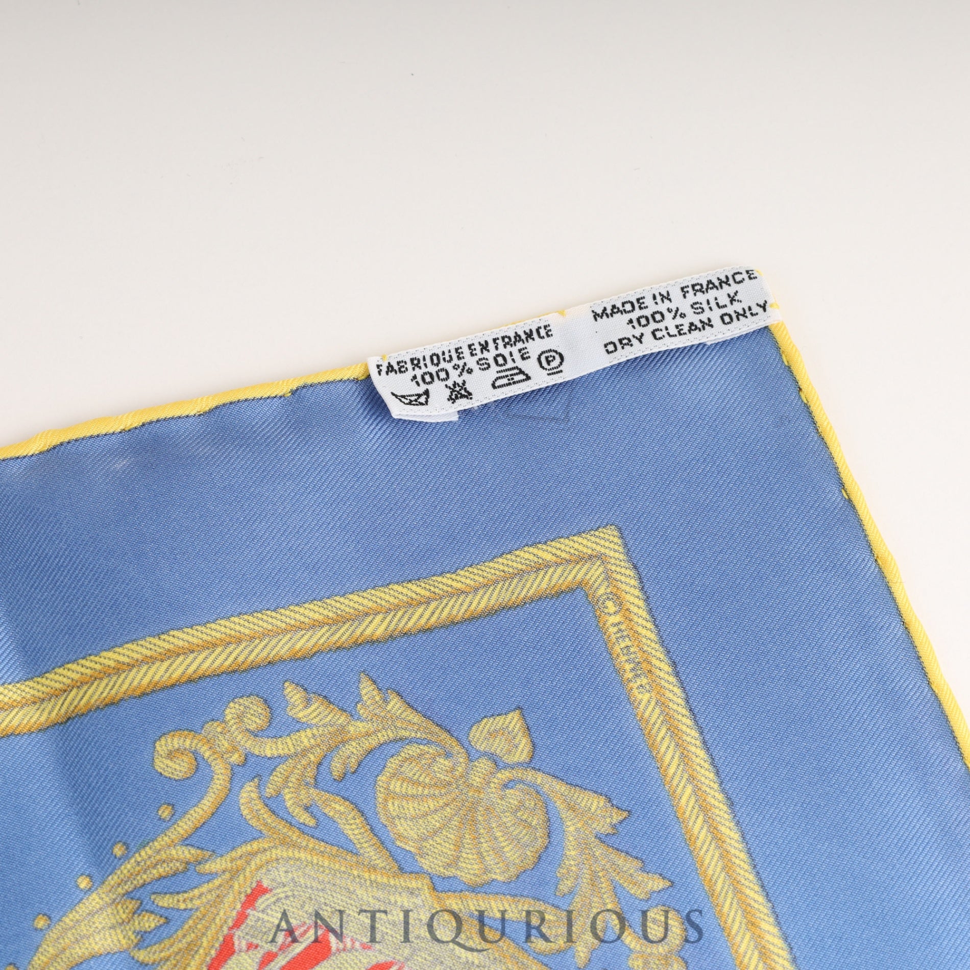 Hermes scarf Carré 45 Paris coat of arms A weapon that will never sink, even if it floats 100% SILK