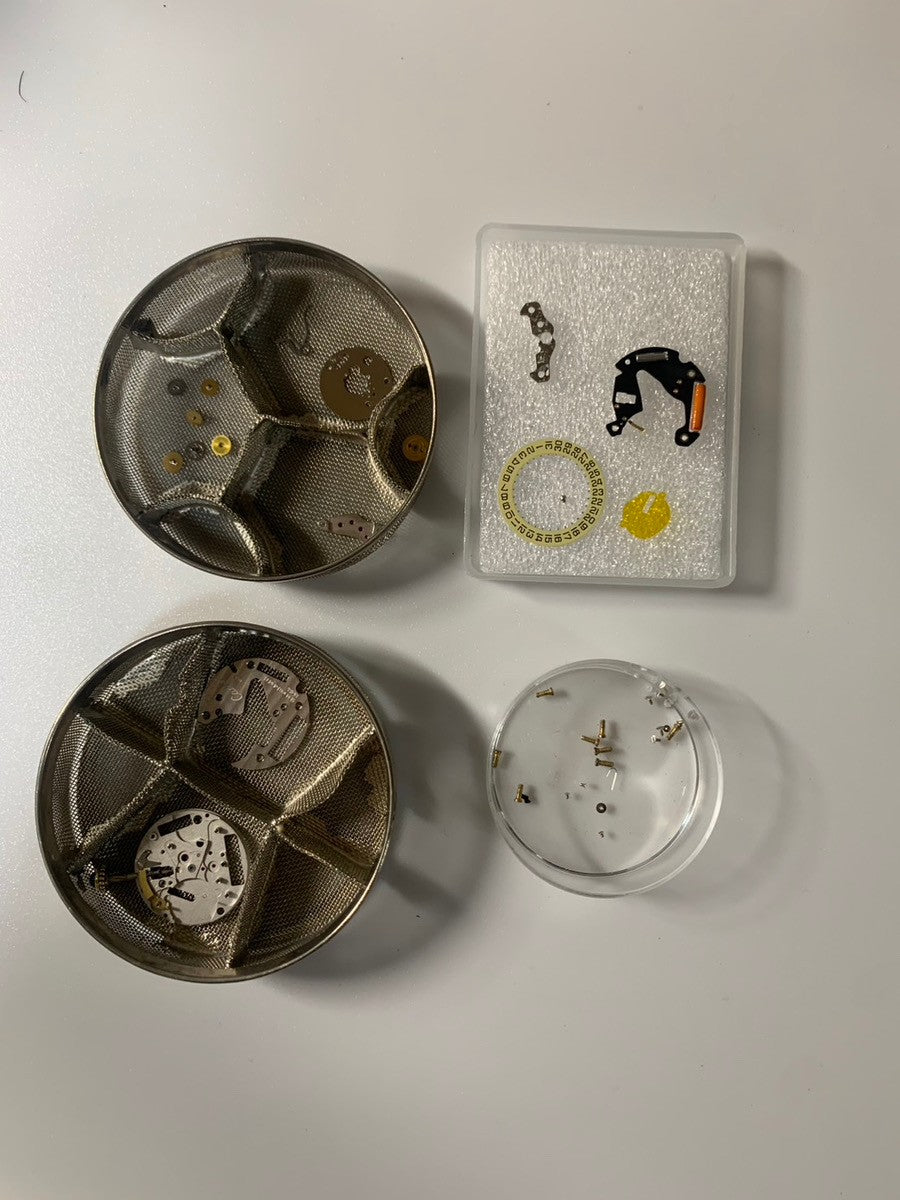 カルティエ マストタンク GM（XL） W1017454 / 2413 クォーツ Cal.687 SV925 革 純正Dバックル（GP）アイボリーローマン文字盤 （SWISS MADE表記） 箱 冊子 オーバーホール済み