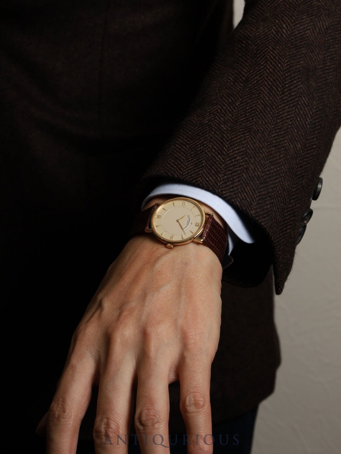 ヴァシュロン・コンスタンタン エッセンシャル 31039/1 手巻き Cal.1132.2 750 革 純正尾錠（750） シャンパン文字盤 オーバーホール済み