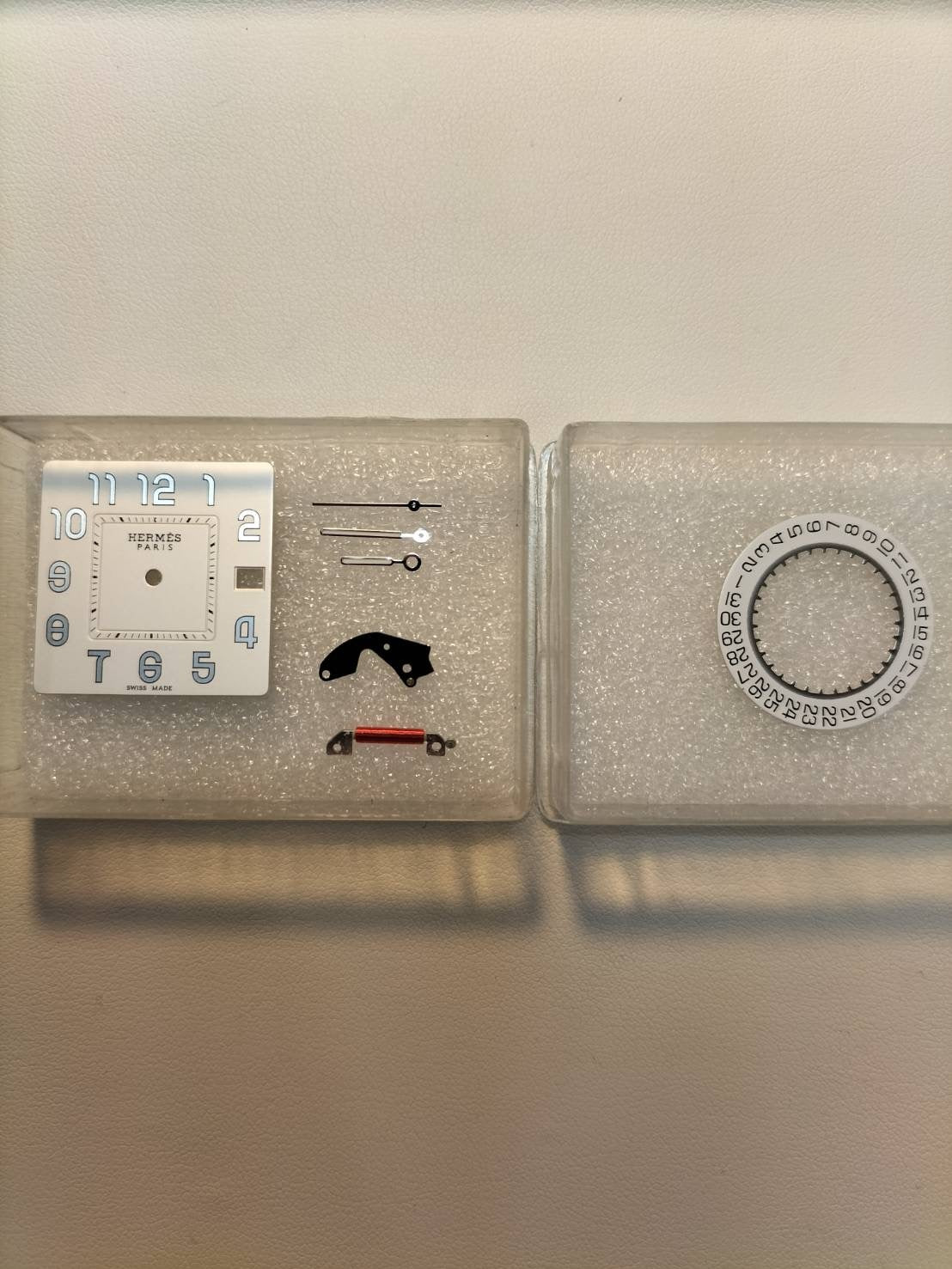 エルメス ケープコッド W055346WW00 / CC1.810 クォーツ  SS 革 純正尾錠（SS）シルバーアラビア文字盤 箱 冊子 保証書（2022年） 純正革ベルト（U刻印：2022年）オーバーホール済み
