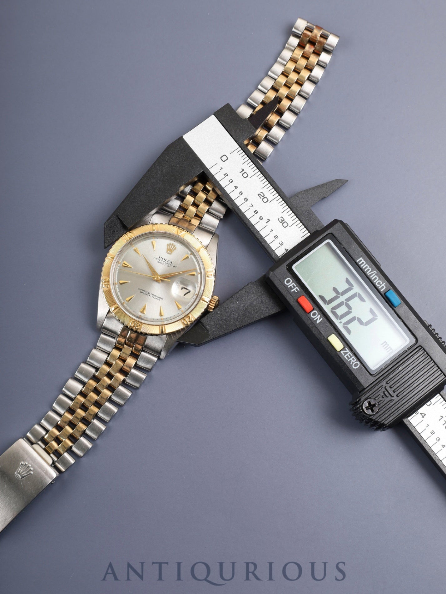 ロレックス デイトジャスト サンダーバード 1625/3 自動巻き Cal.1560 SS/YG シルバー文字盤 箱 クロノメーター証明書（1961年 / 個人名記載） 71番台（1960年）オーバーホール済み