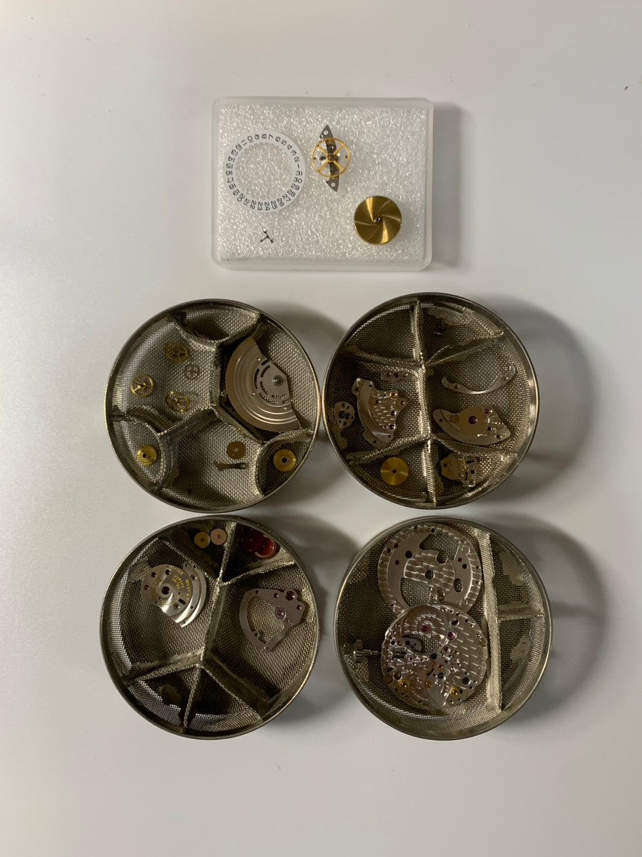 ロレックス デイトジャスト 16234 自動巻き Cal.3135 SS/WG SS シルバー文字盤 U番（1997年） 保証書（1999年） 国際サービス保証書（2008年）オーバーホール済み