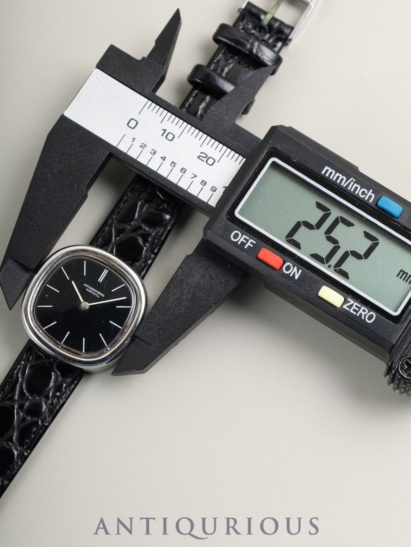 IWC オールドインター 4136 手巻き SS 革 純正ピンバックル（SS）ブラック文字盤 （SWISS表記）オーバーホール済み アイダブリュシー