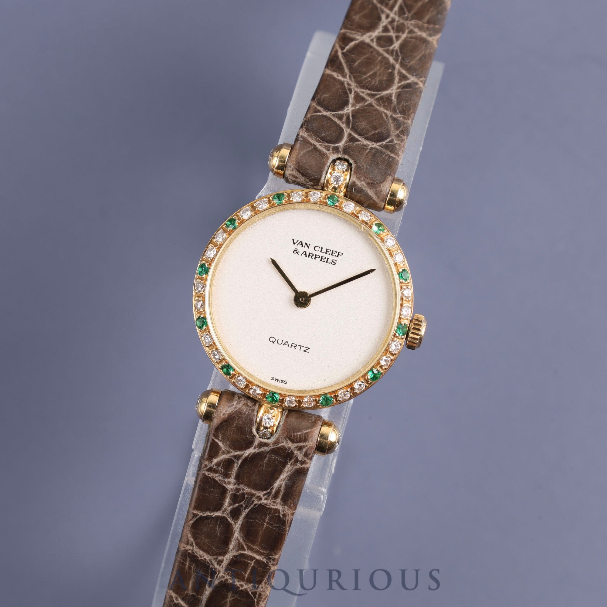 Van Cleef &amp; Arpels Round 18901B1 Diamond Emerald Quartz YG Genuine Leather Strap Genuine Buckle (YG) Ivory Dial Overhauled