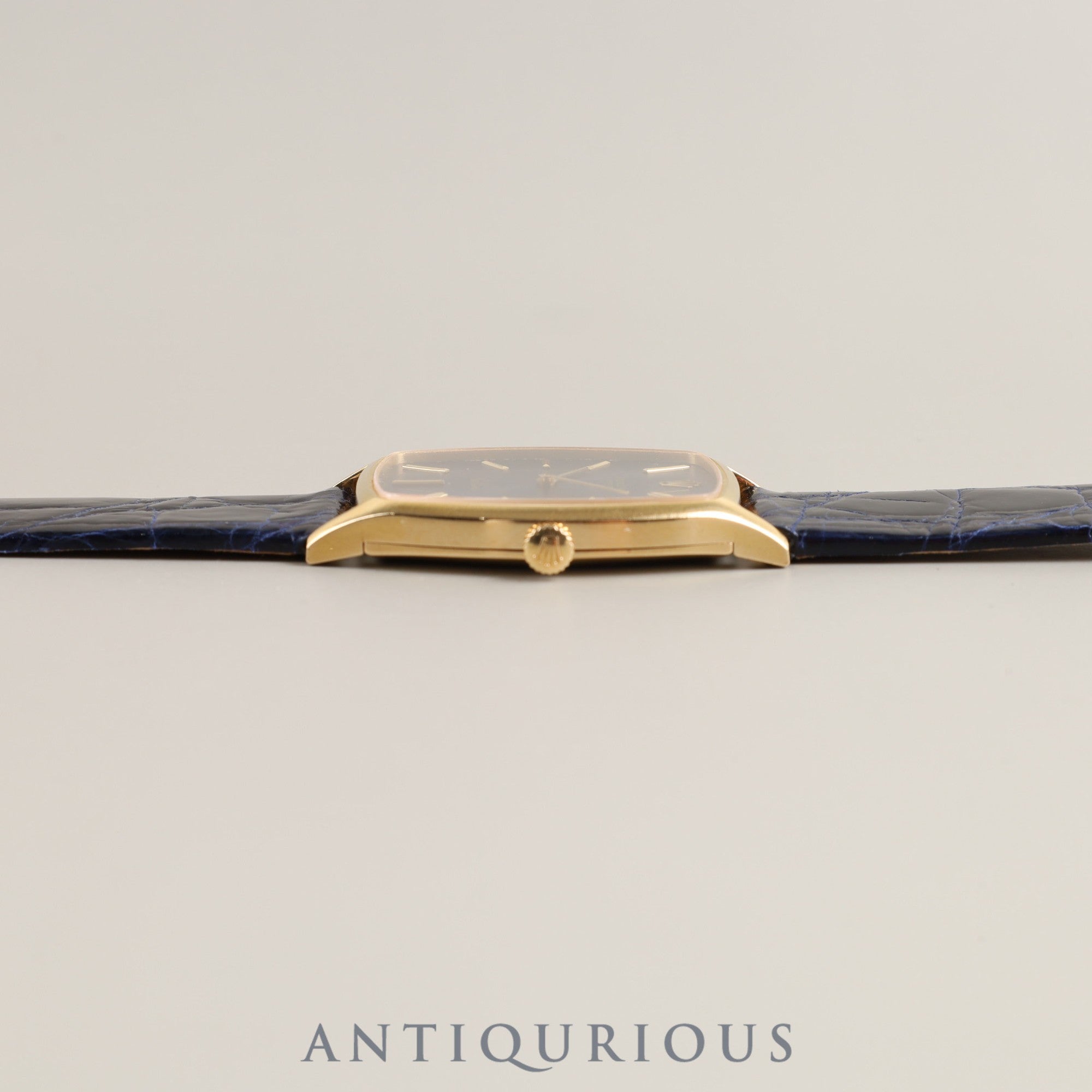 ROLEX CELLINI 3807 Manual winding Cal.1600 YG Leather Genuine buckle (GP) Blue dial No. 27 (1969) Overhauled