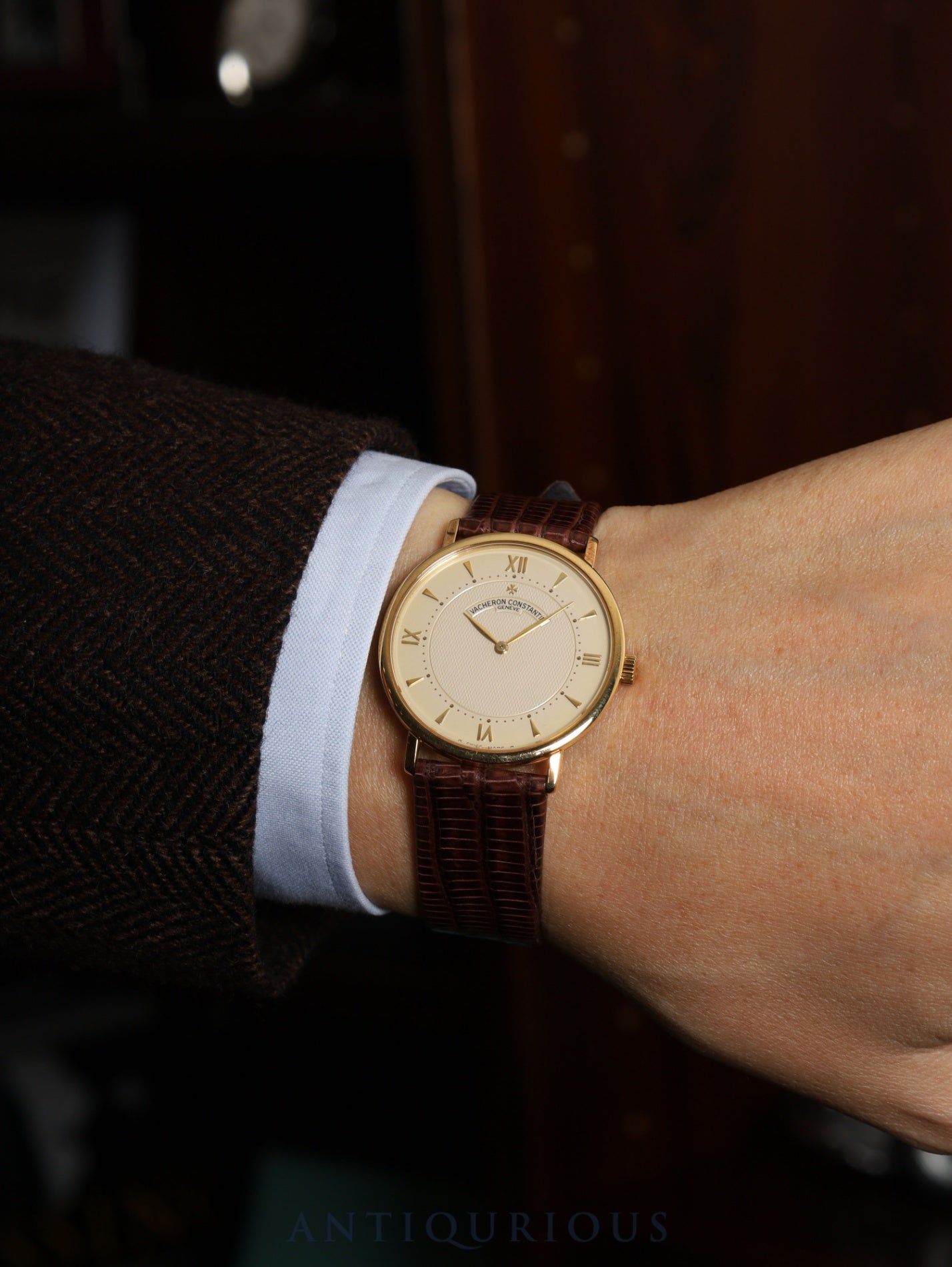ヴァシュロン・コンスタンタン エッセンシャル 31039/1 手巻き Cal.1132.2 750 革 純正尾錠（750） シャンパン文字盤 オーバーホール済み