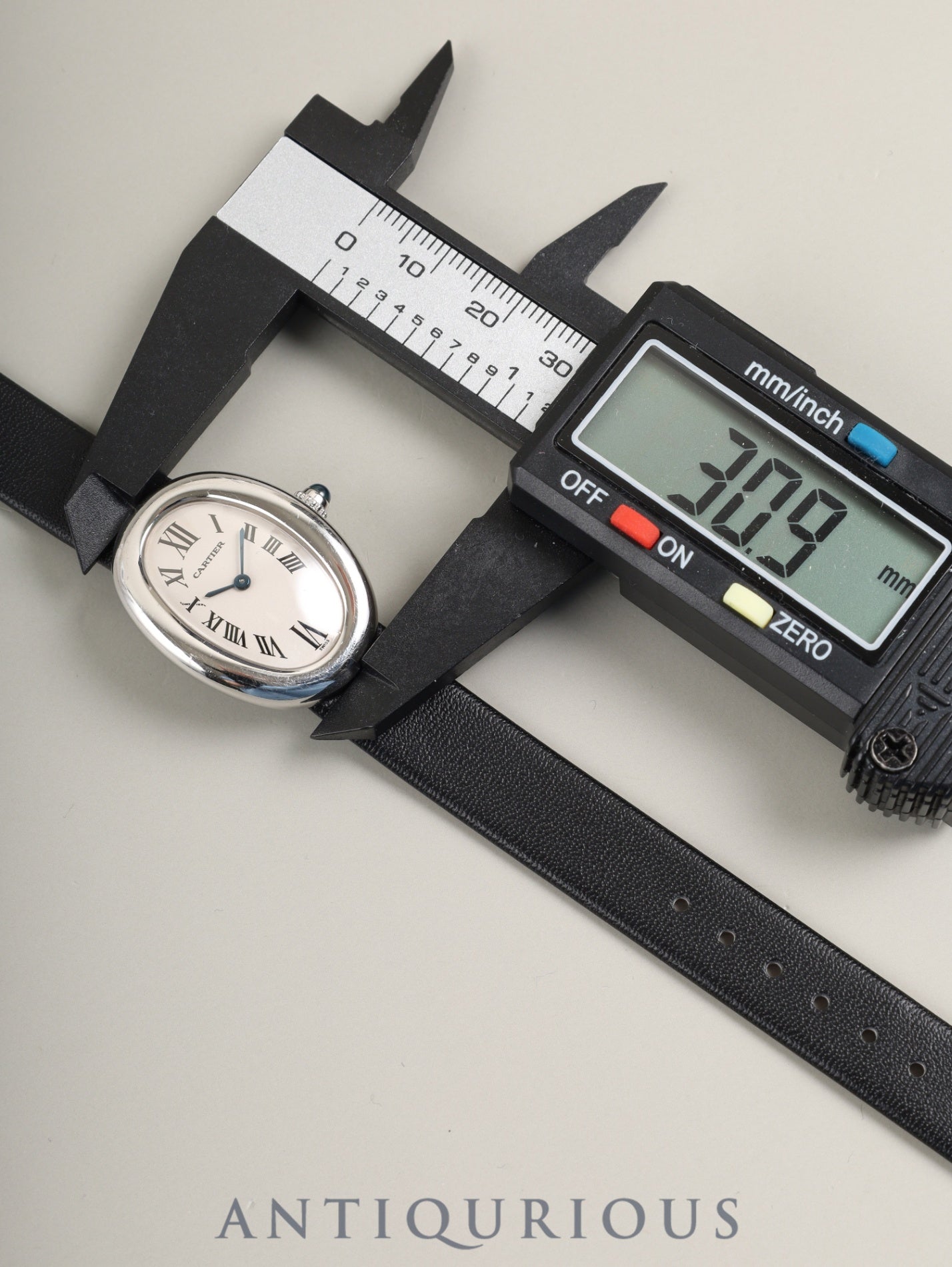 カルティエ ベニュワール SM W1516856 / 1955 クォーツ Cal.057 750WG 革 純正ピンバックル（750WG）ホワイトローマン文字盤（SWISS表記）箱 オーバーホール済み