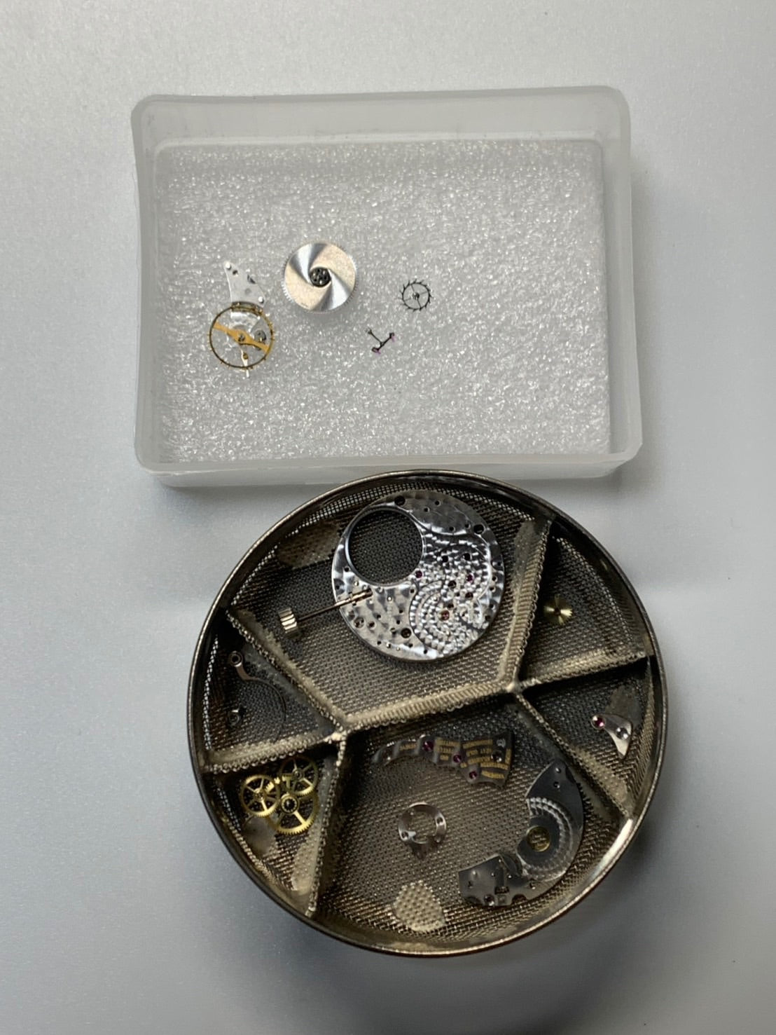 ヴァシュロン・コンスタンタン パトリモニー 33093/000G 手巻き Cal.1003/1 750WG 革 純正ピンバックル（750WG）ホワイト文字盤 箱 冊子 保証書（2009年） ジュネーブシール原産地証明書 タグ オーバーホール済み