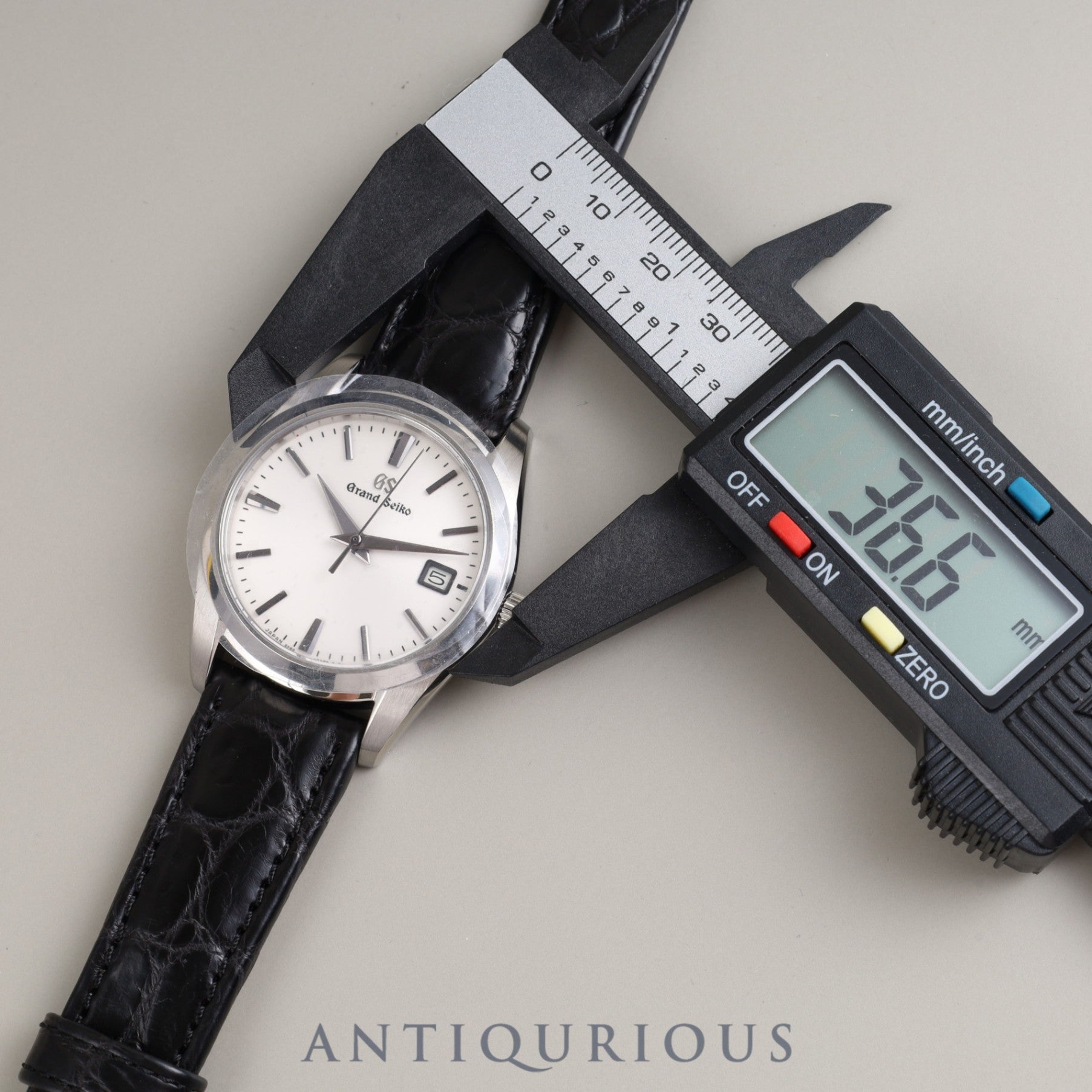 SEIKO セイコー GRANDSEIKO HERITAGE COLLECTION グランドセイコーヘリテージコレクション 9F62-0AB0/SBGX295 クォーツ シルバー文字盤 36.6mm 箱 ケース 未使用品