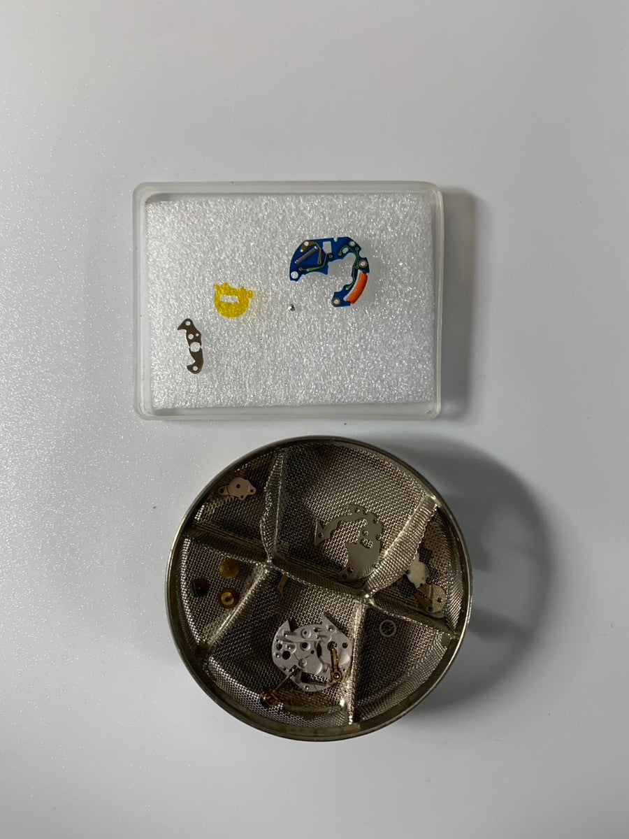 カルティエ マストタンク MM 2415 クォーツ Cal.057 SV925 革 純正Dバックル （GP）アイボリーローマン文字盤（SWISS MADE表記）箱 冊子 保証書（2003年）オーバーホール済み