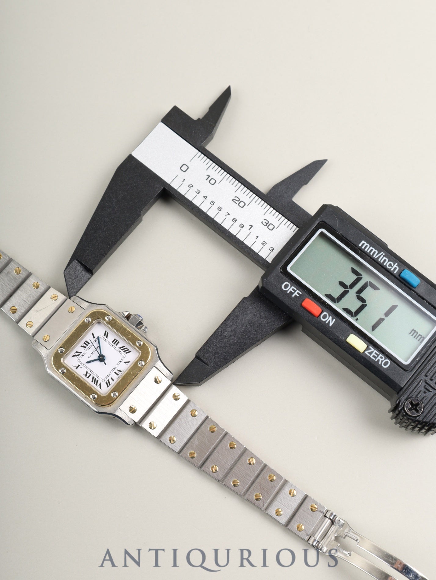 カルティエ サントス カレ SM 0902 自動巻き Cal.ETA2671 SS/YG SS/YG ホワイトローマン文字盤（SWISS MADE表記） オーバーホール済み