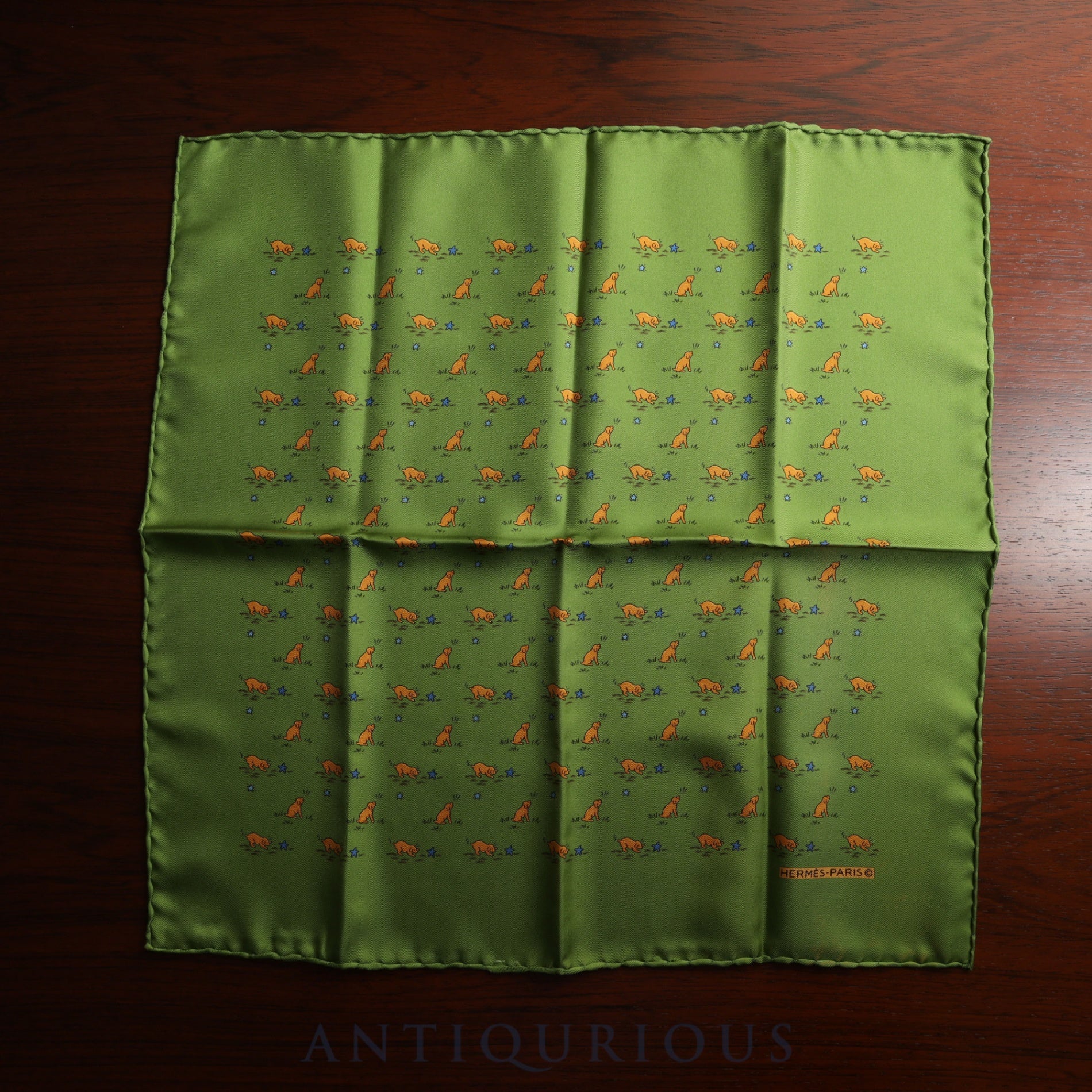 エルメス スカーフ カレ45 総柄 犬 グリーン SILK100%