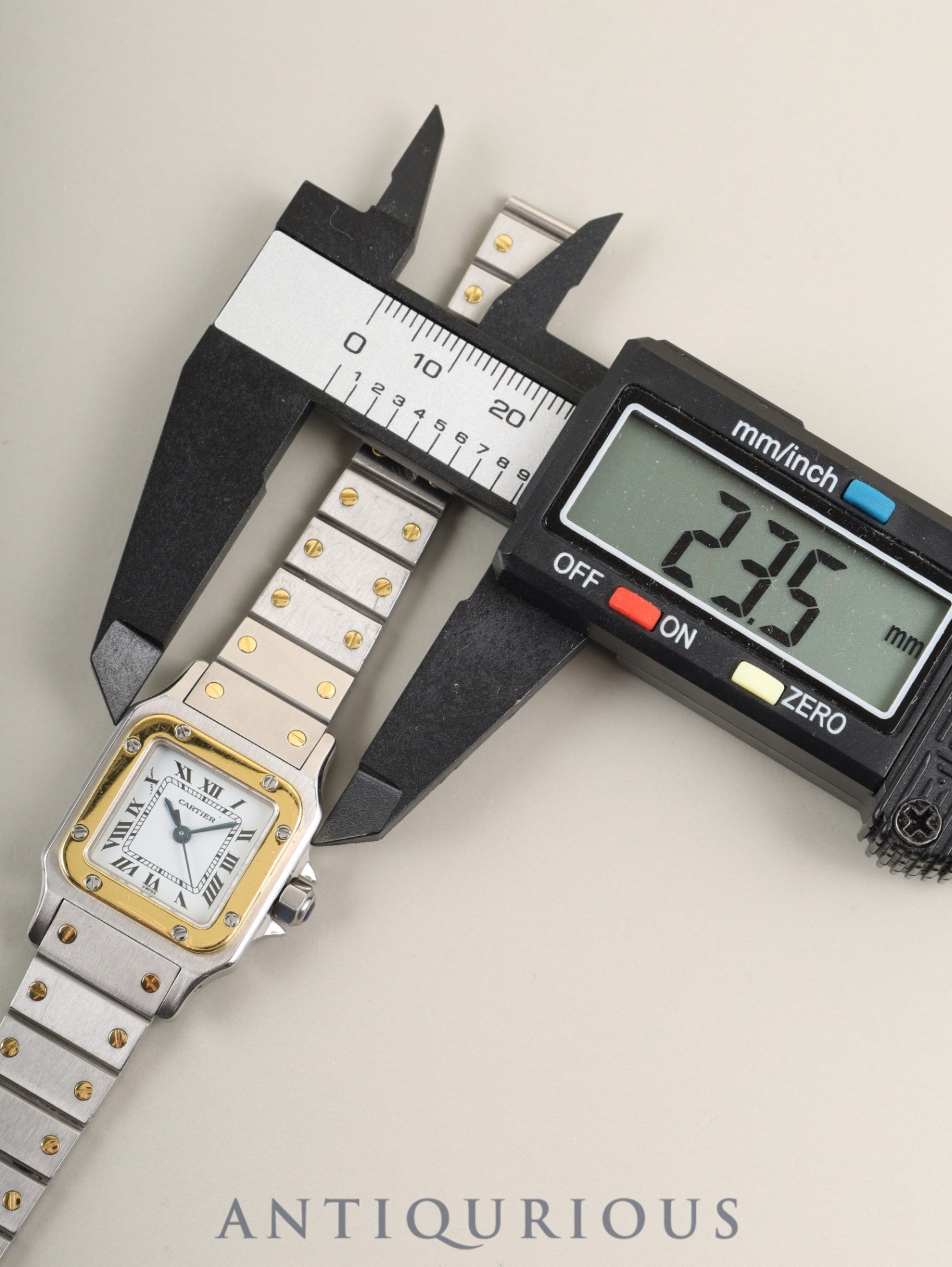 カルティエ サントス カレ SM 0902 自動巻き Cal.ETA2671 SS/YG SS/YG ホワイトローマン文字盤（SWISS表記 ） 箱 冊子 保証書（1984年）オーバーホール済み