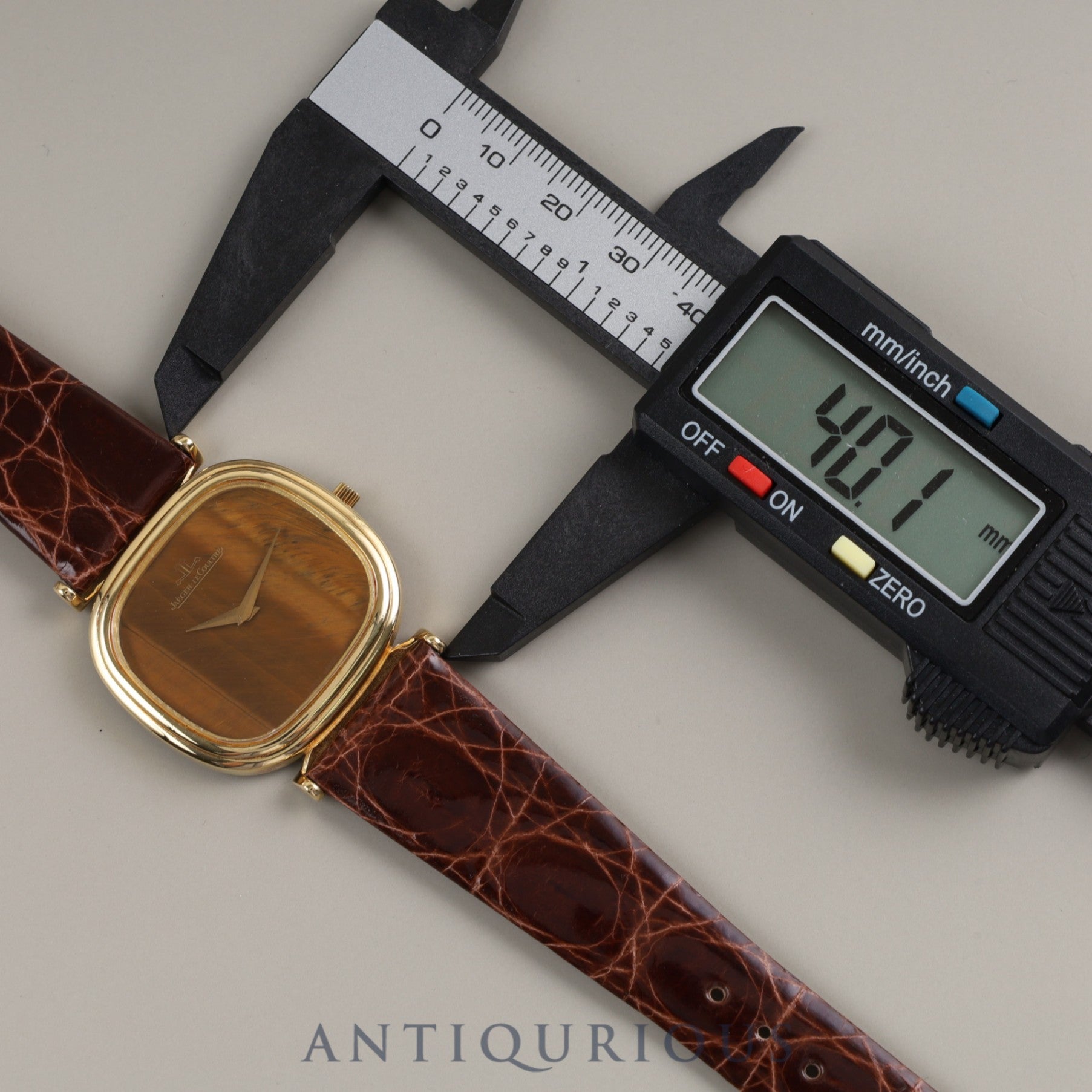 JAEGER・LECOULTRE CUSHION 9132 21 Manual winding YG case Tiger eye dial