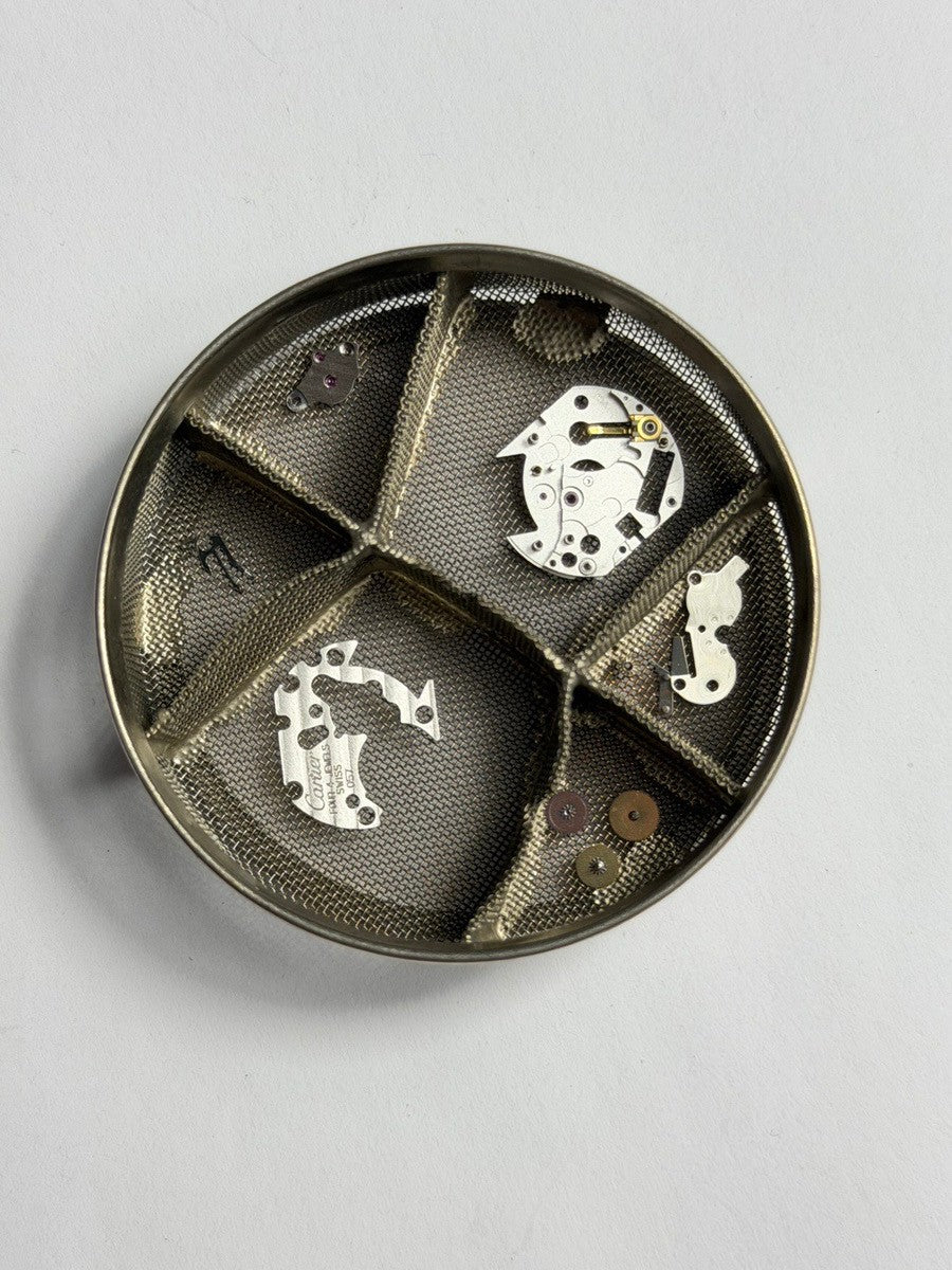 カルティエ タンクフランセーズ SM WSTA0065 / 4472 クォーツ Cal.057 SS SS シルバーローマン文字盤（SWISS MADE表記） 箱 保存袋 国際保証書（2023年7月）オーバーホール済み