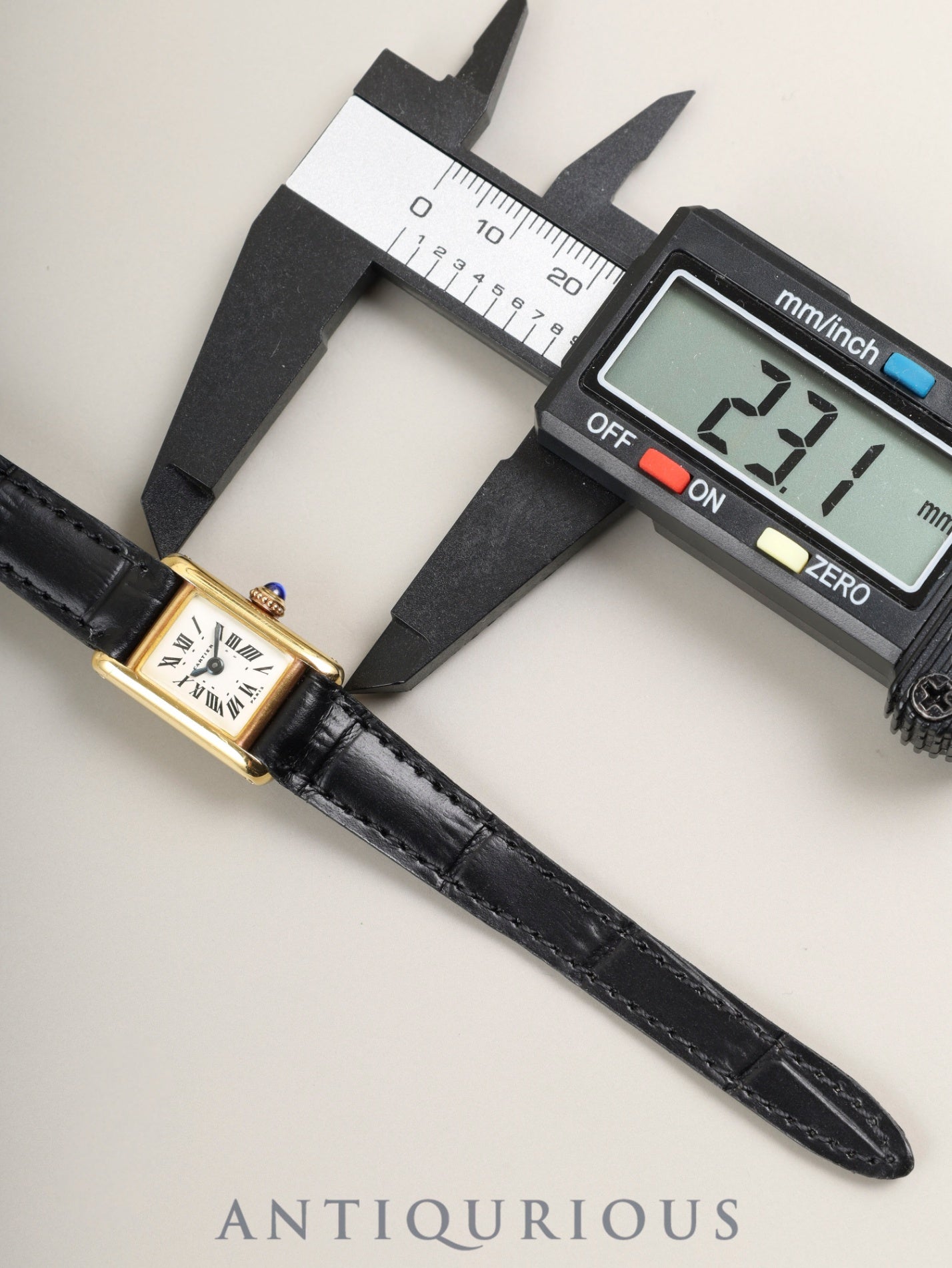 カルティエ ミニ タンク 64262 手巻き Cal.AS1722 750YG 革 純正Dバックル（18K）ホワイトローマン文字盤（PARIS表記）純正レザーベルト付き オーバーホール済み