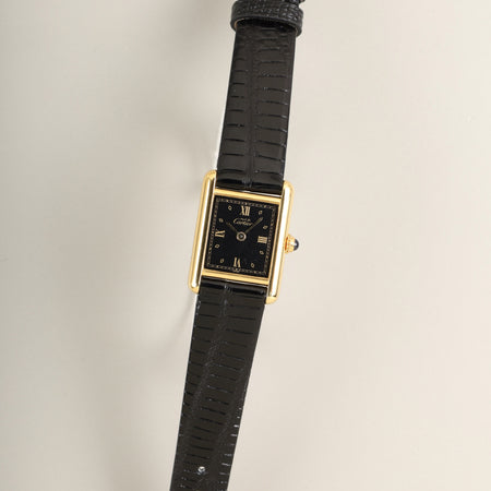 カルティエ マストタンク SM 557051 クォーツ Cal.057 SV925 革 純正ピンバックル（GP）ブラック飛びローマン文字盤（SWISS表記） オーバーホール済み 新品仕上げ済み