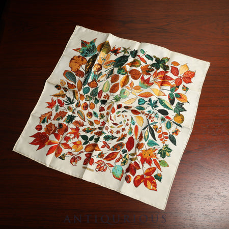 エルメス スカーフ カレ45 Tourbillon 渦巻き SILK100%