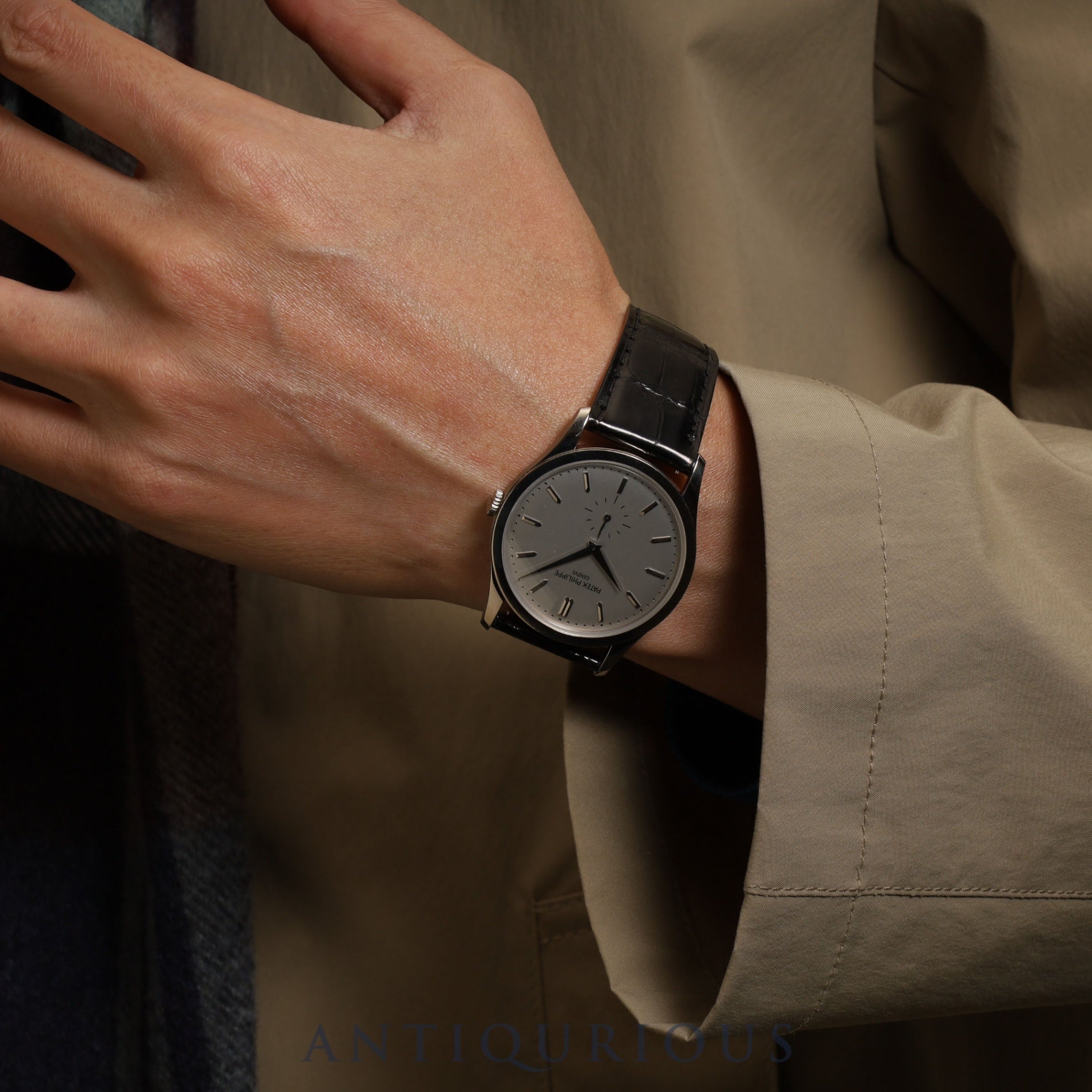 パテック・フィリップ カラトラバ 5196Gー001 手巻き Cal.215PS 750 純正革ベルト 純正尾錠（750）シルバー文字盤 ケース 冊子 保証書（2015年）オーバーホール済み