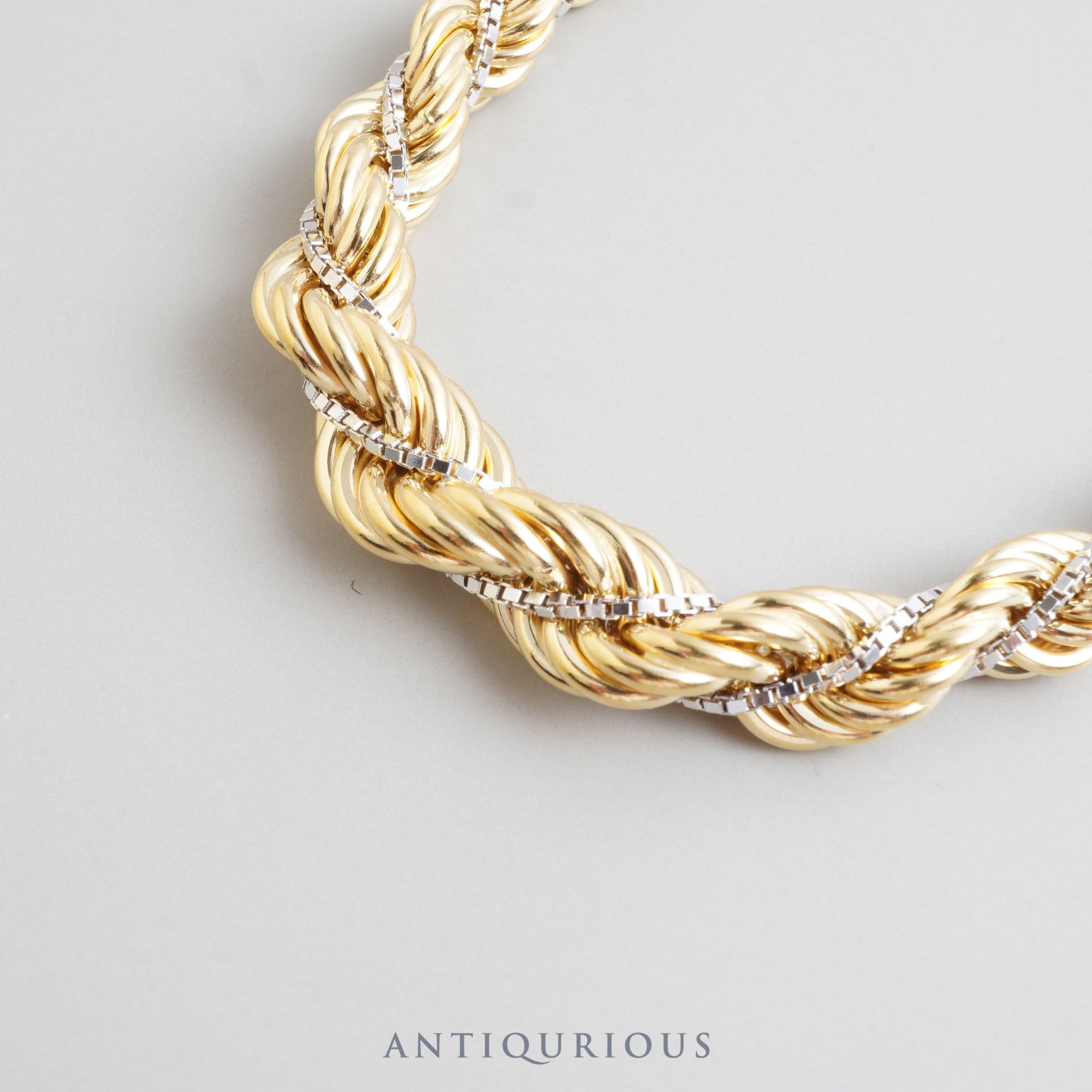 UNOAERRE necklace long chain