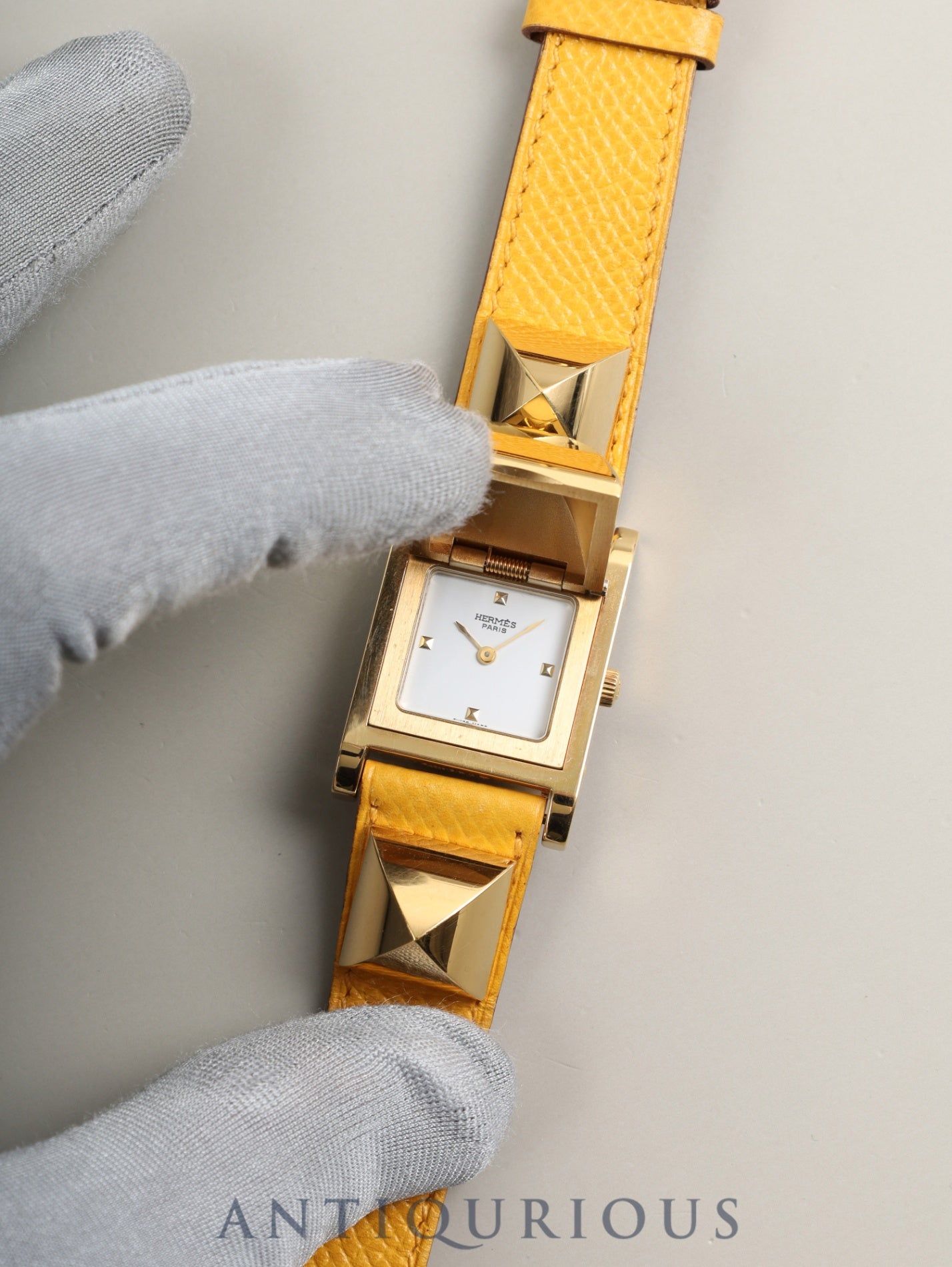 エルメス メドール 11.01 クォーツ Cal.ETA976.001 GP 純正革ベルト（◯Y刻印：1995年 / 使用感あり） 純正ピンバックル（GP）ホワイト文字盤 オーバーホール済み