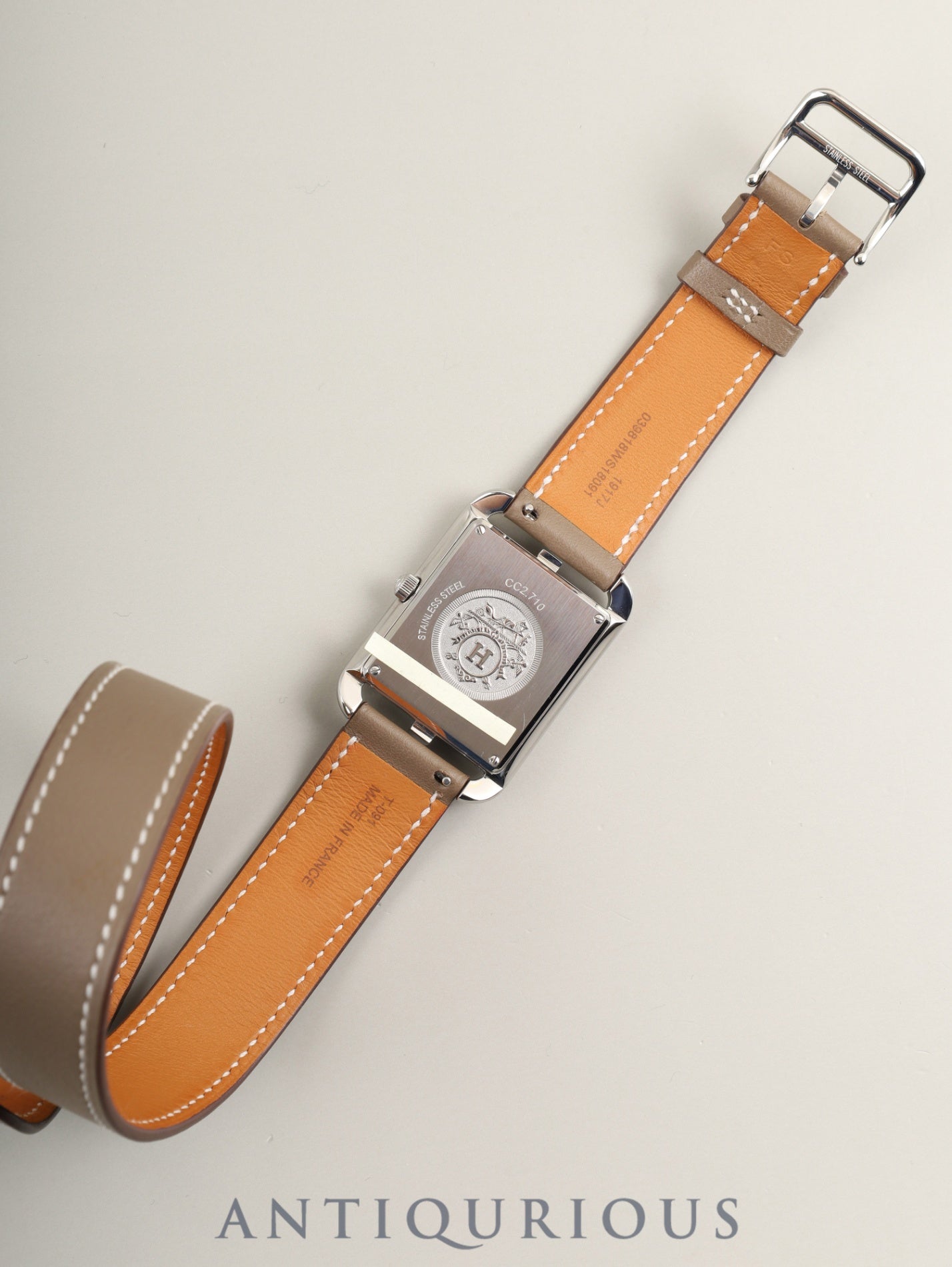 エルメス ケープコッド CC2.710 クォーツ Cal.- SS 純正革ベルト（U刻印：2022年） 純正尾錠（SS） シルバーアラビア文字盤 箱 保証書（2023年）オーバーホール済み